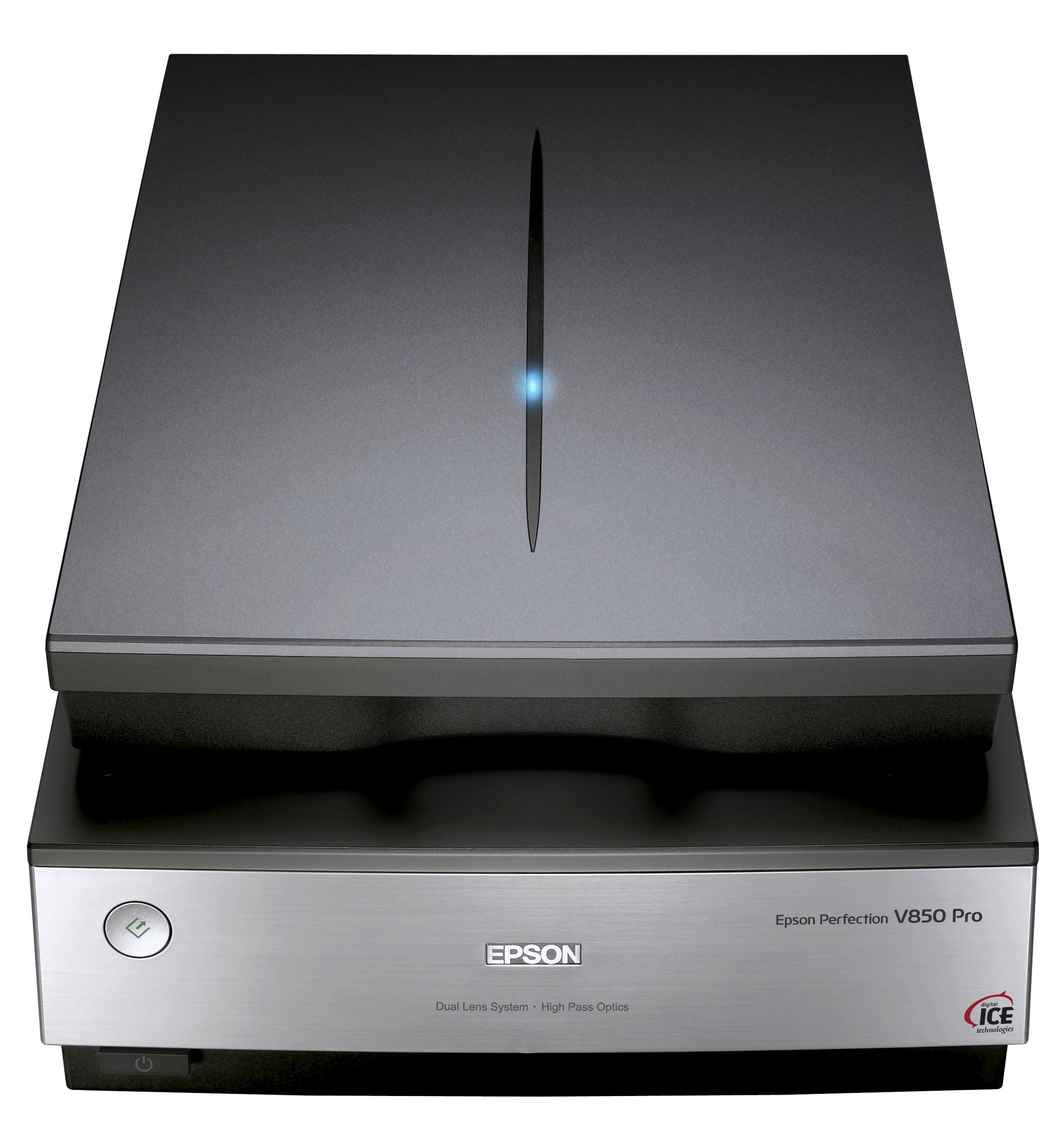 Uno scanner Epson, principalmente nero e argento. Il logo Epson è in basso. Lo sfondo è bianco.