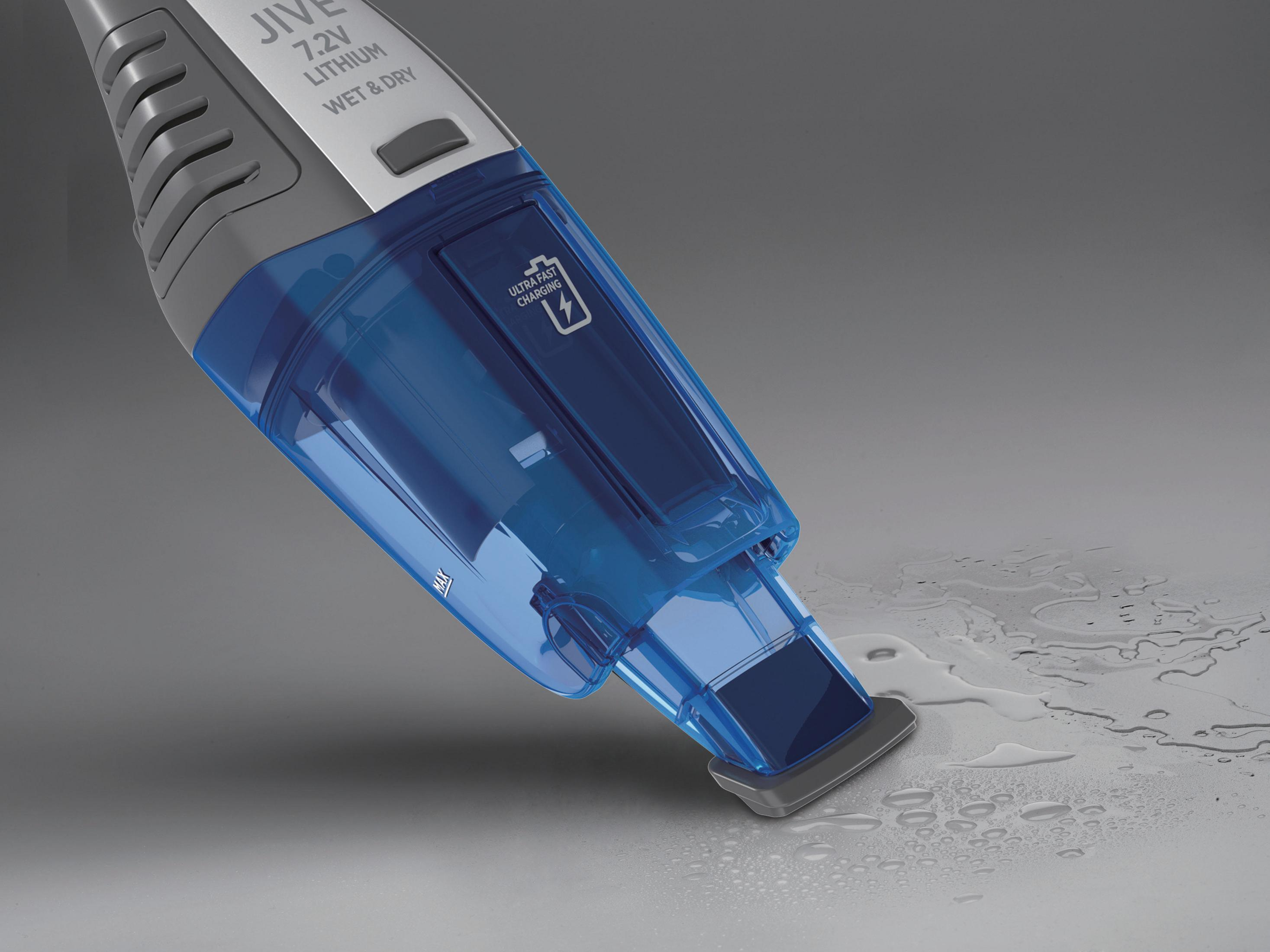 Blauer und grauer Handstaubsauger. Er ist nass und trocken mit einem Wasserfleck.