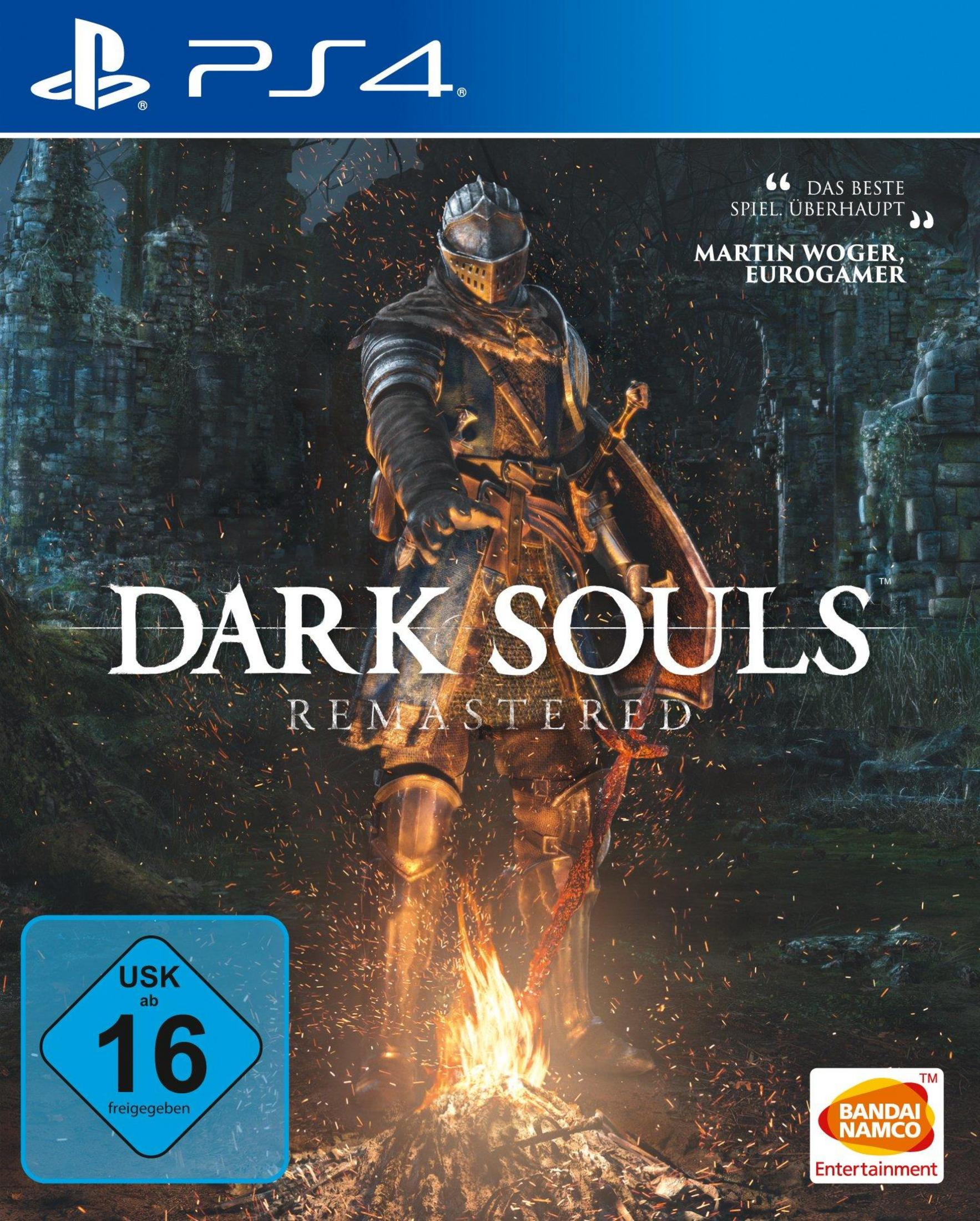 Okładka gry Dark Souls Remastered na PS4. Rycerz stoi przed ogniskiem, z płomieniami i tekstem.