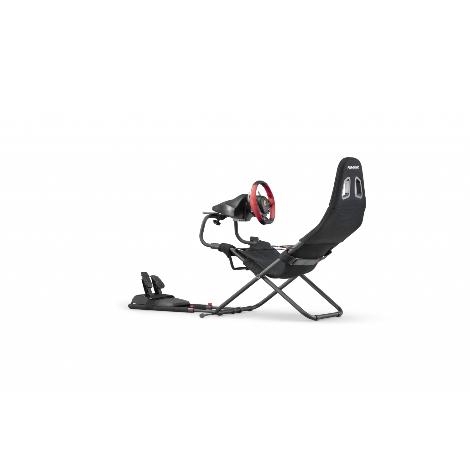 Ein Rennsimulator-Stuhl mit Lenkrad, Pedalen und schwarzem Rahmen.