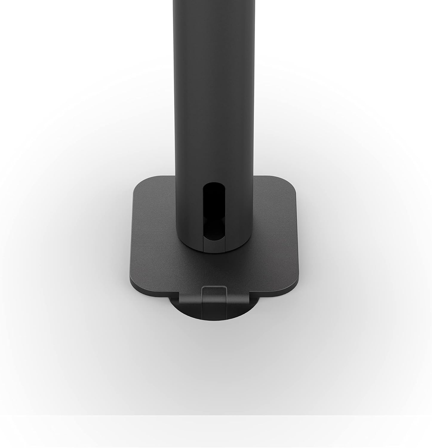 Czarna metalowa podstawa z pionowym wspornikiem. Podstawa ma prostokątny kształt.