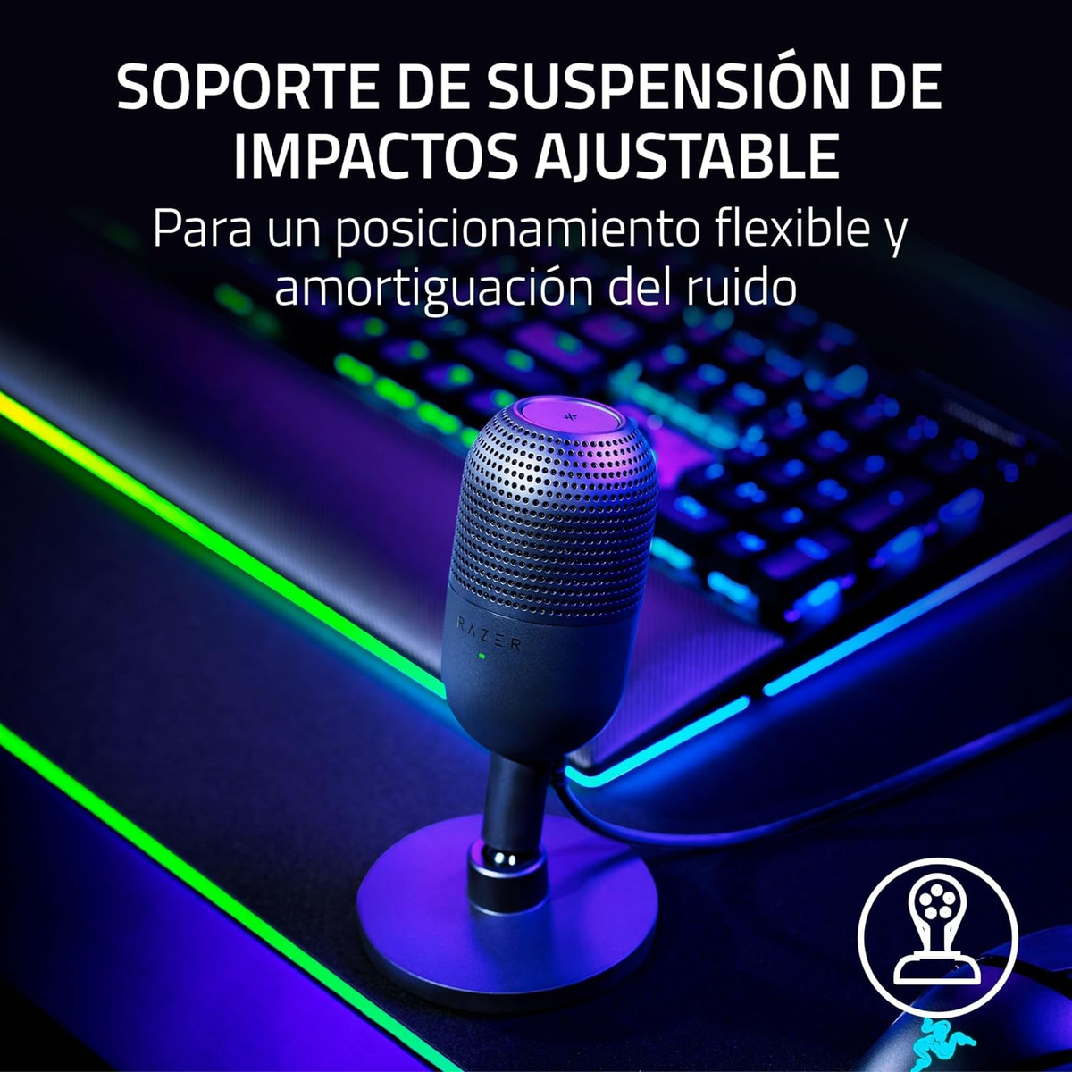 Microfono su supporto, testo sulla sospensione regolabile. Microfono Razer nero con supporto argento.