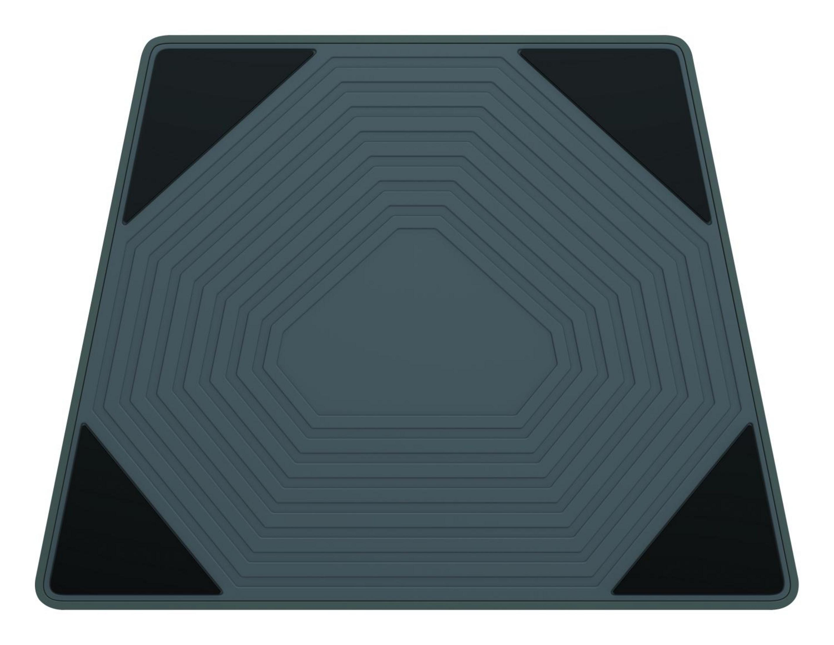 Szara, kwadratowa mata z geometrycznym wzorem i czarnymi akcentami narożnymi, na białym tle.