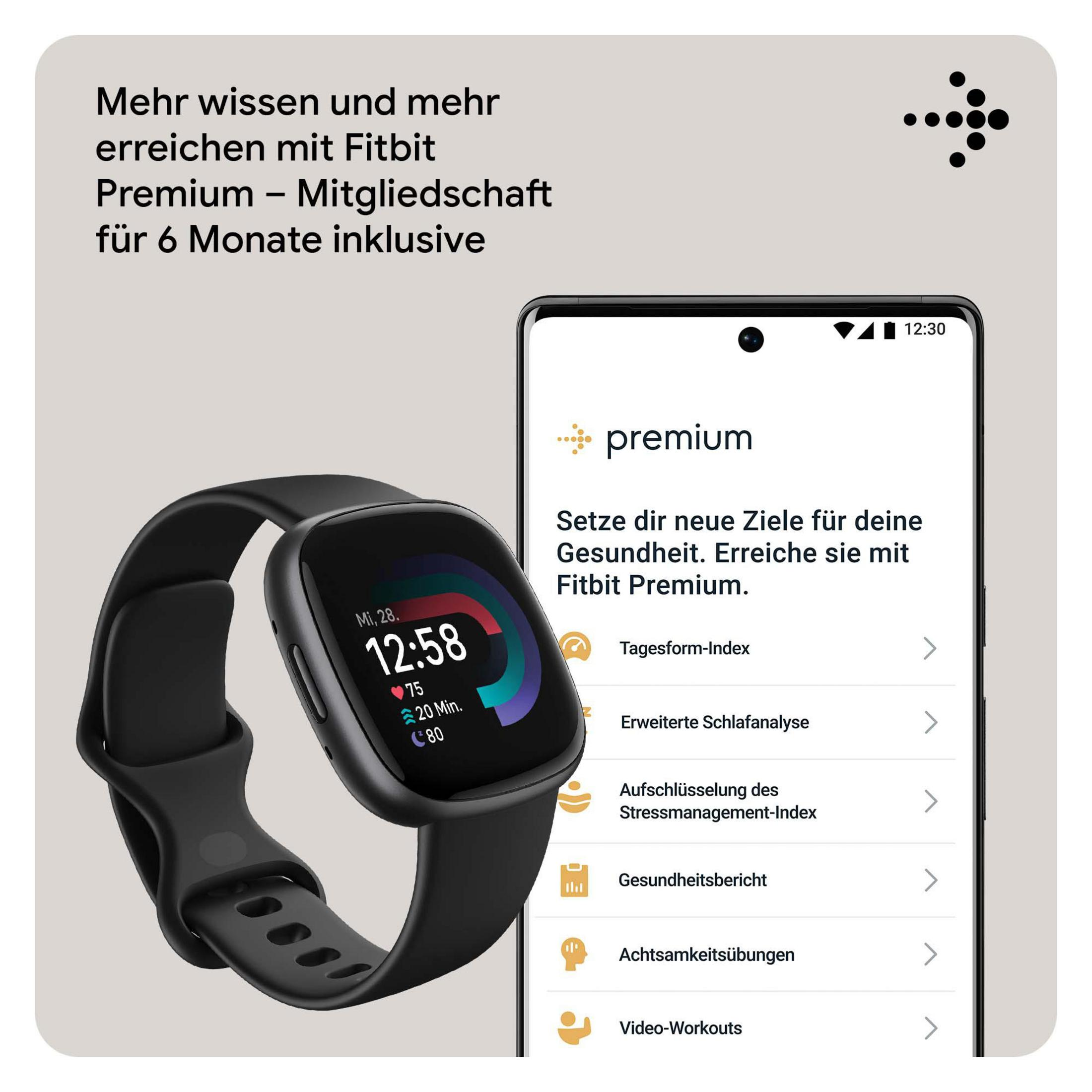 Smartwatch Fitbit con un telefono che mostra i dettagli dell'abbonamento Premium. Orologio e telefono neri.