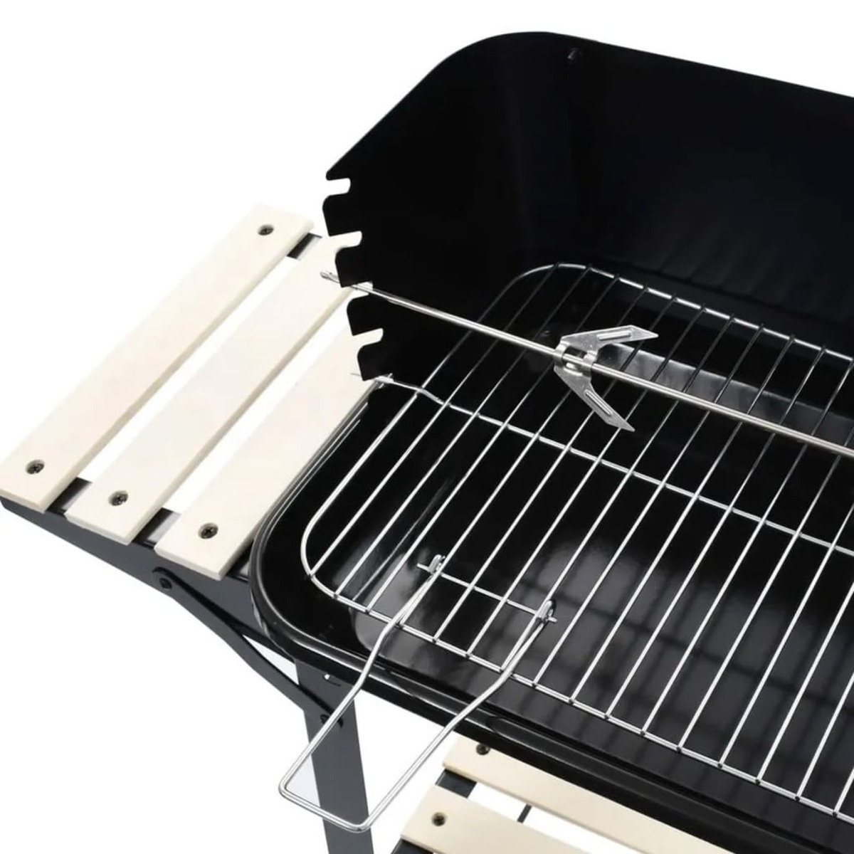 Griglia per barbecue nera con griglia metallica, tavolino laterale e sfondo nero.