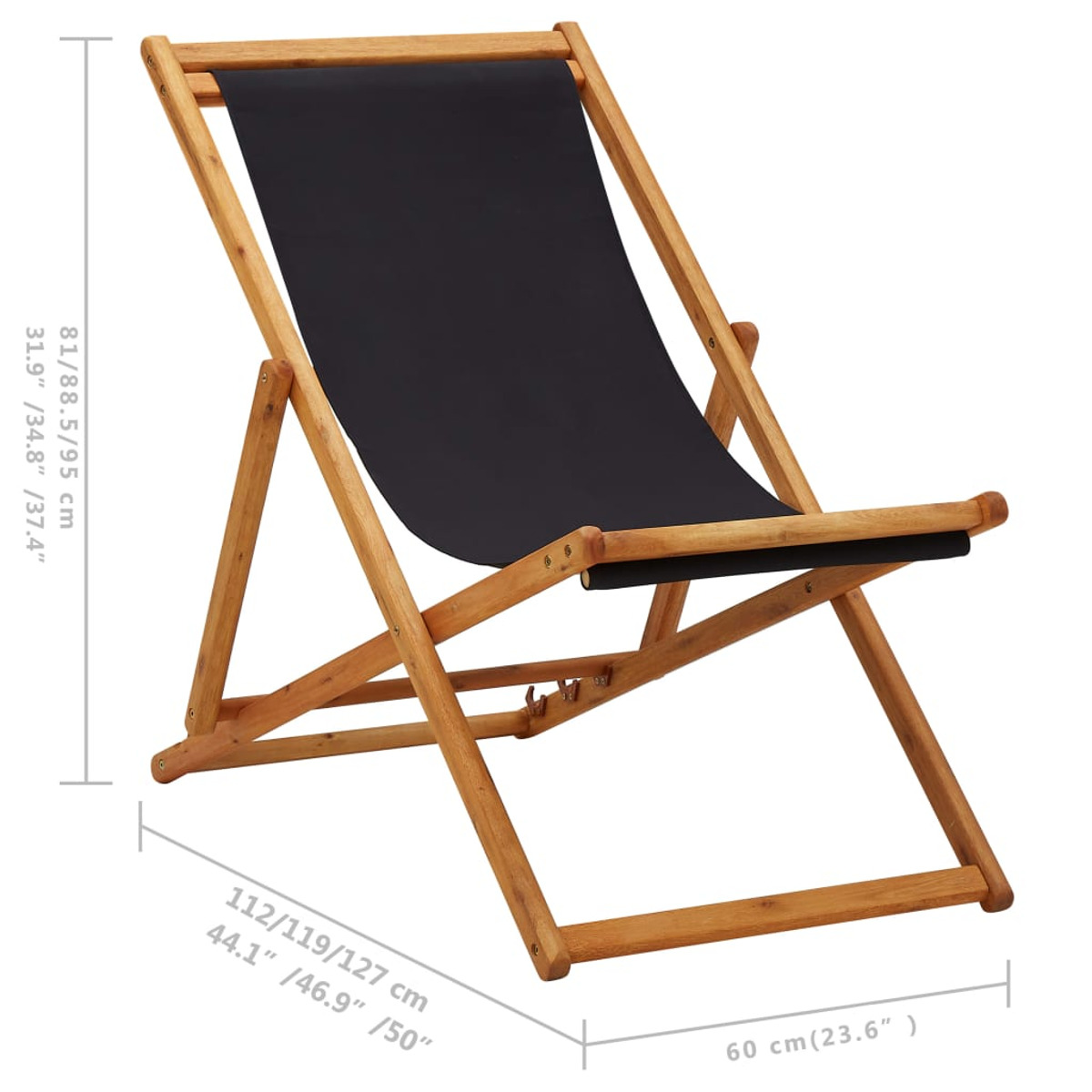 Holz-Deckchair mit schwarzem Stoff, vor weißem Hintergrund.
