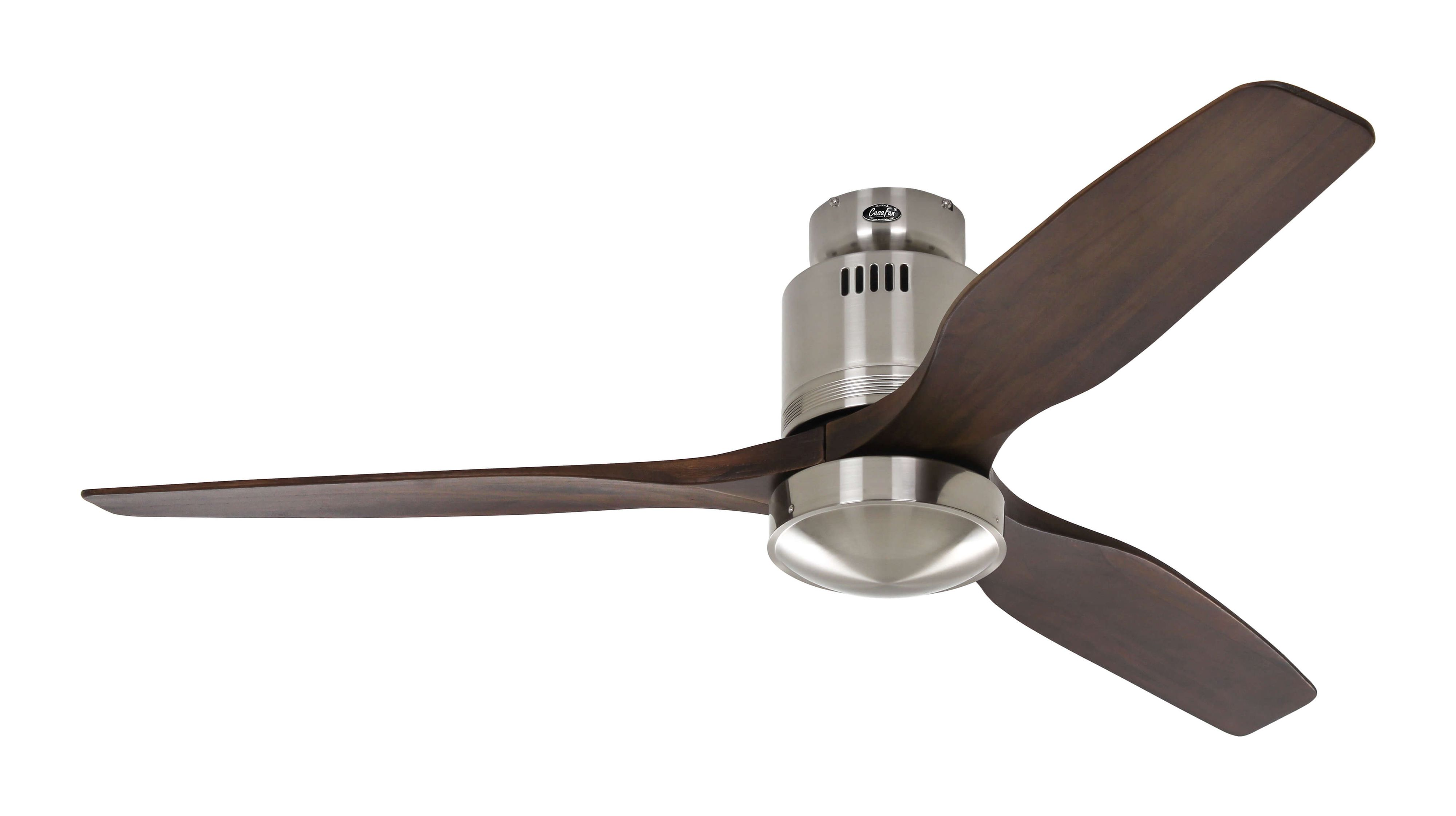 Ventilatore da soffitto con tre pale marrone scuro, alloggiamento motore cromato, su bianco.