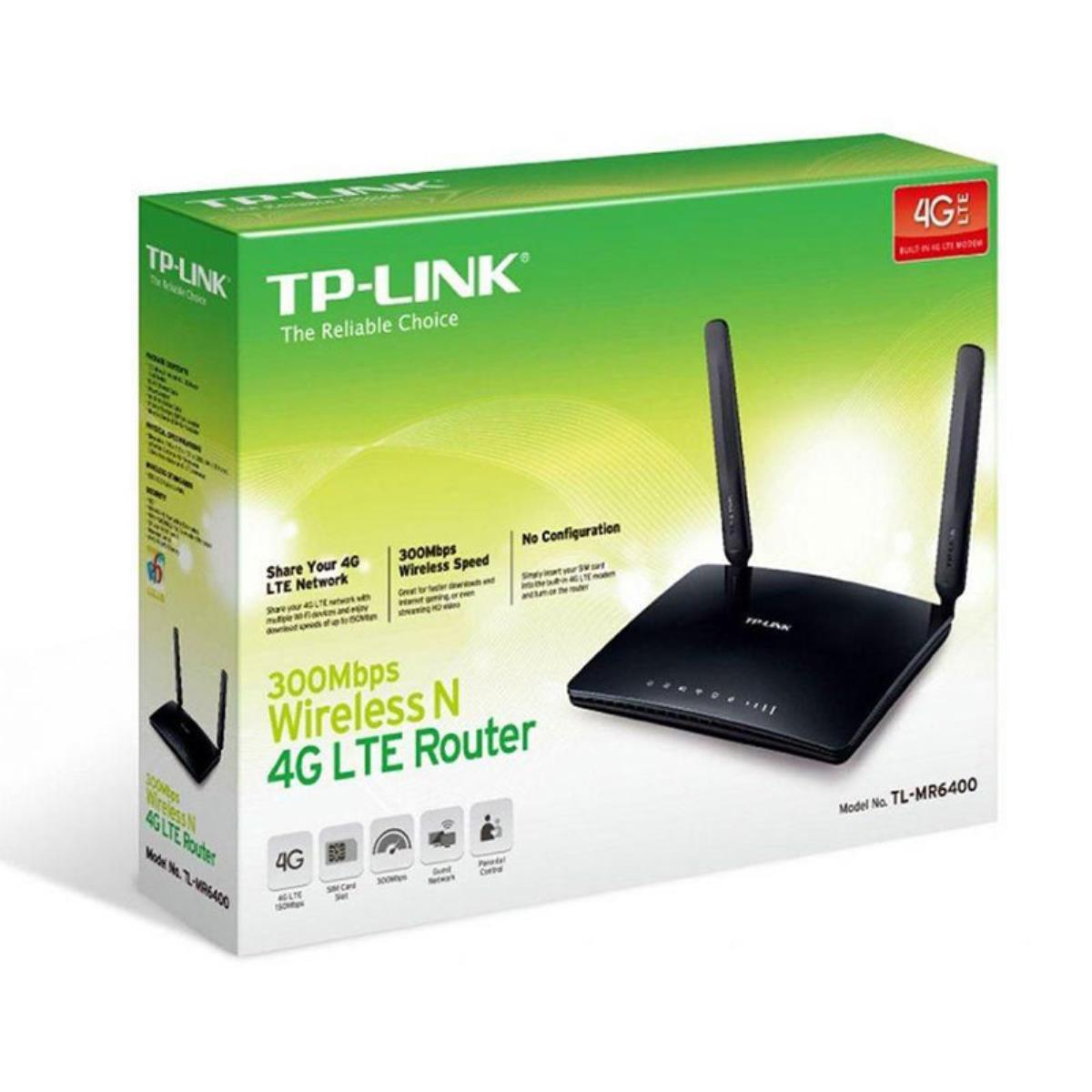 Routerdoos met router erin. De doos heeft tekst en afbeeldingen. Witte achtergrond.