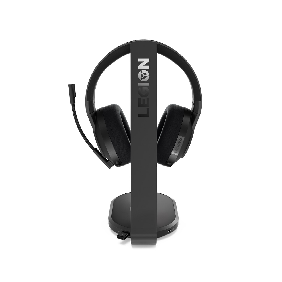 Auriculares para juegos Lenovo Legion negros en un soporte negro. El soporte muestra el logotipo de Legion.