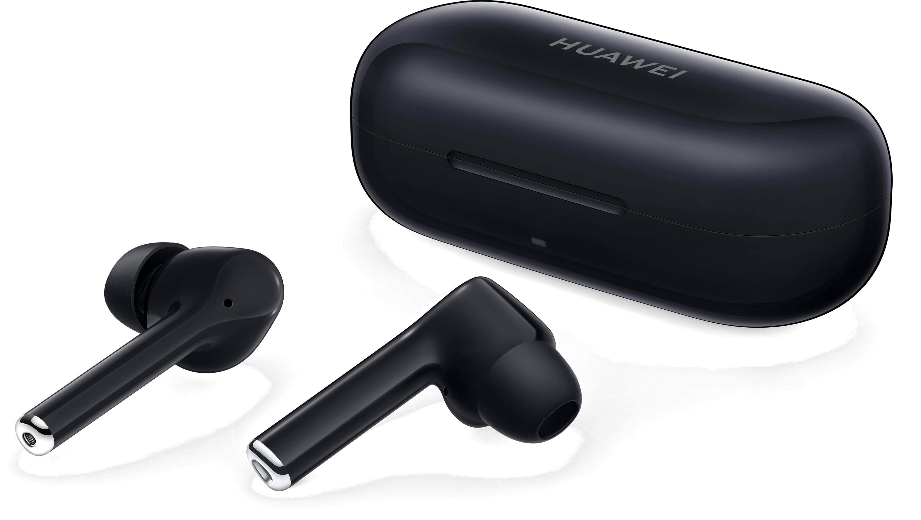 Auriculares Huawei negros y estuche de carga sobre fondo blanco. Primer plano.