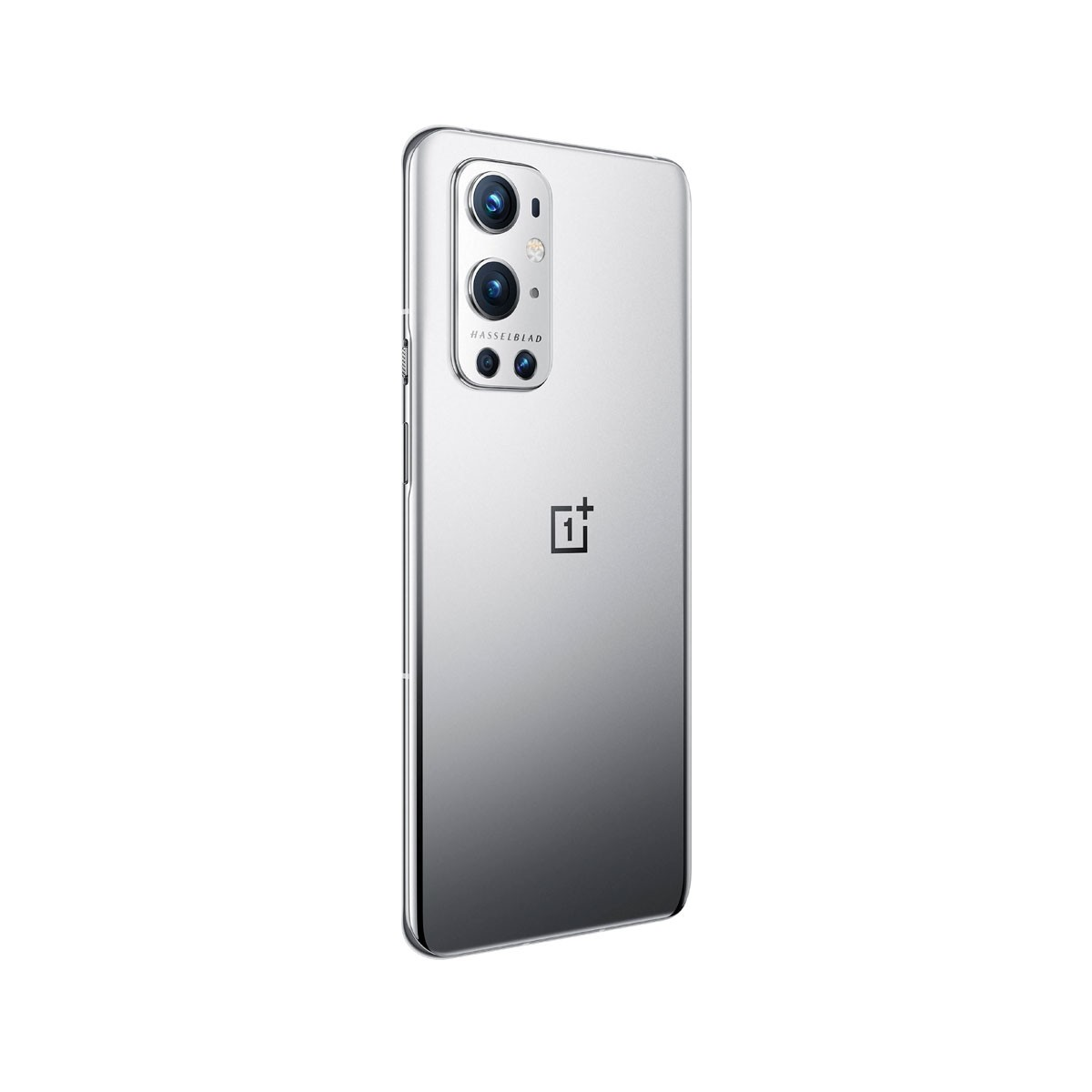 Parte trasera de smartphone con múltiples cámaras, degradado plateado y logo OnePlus, fondo blanco.