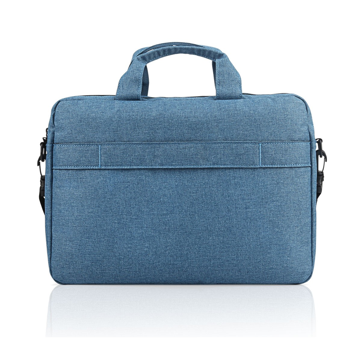 Blaue Laptoptasche mit Griff und Schulterriemenbefestigungen, auf weißer Oberfläche reflektiert.
