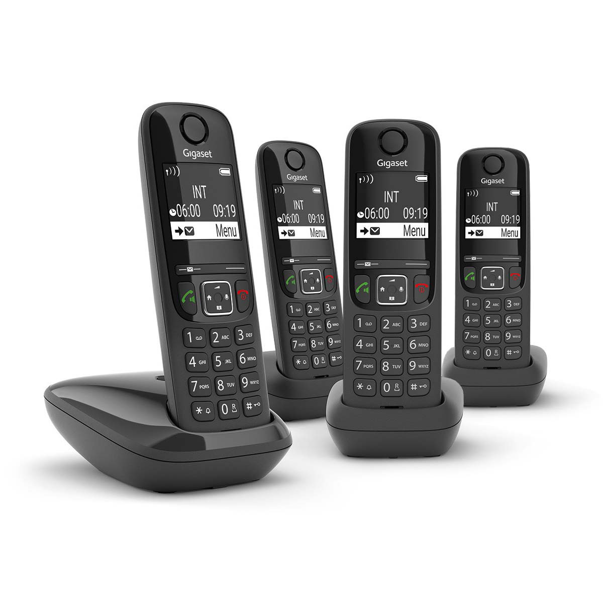 Vier zwarte Gigaset draadloze telefoons. Schermen tonen tijd en menu-opties.