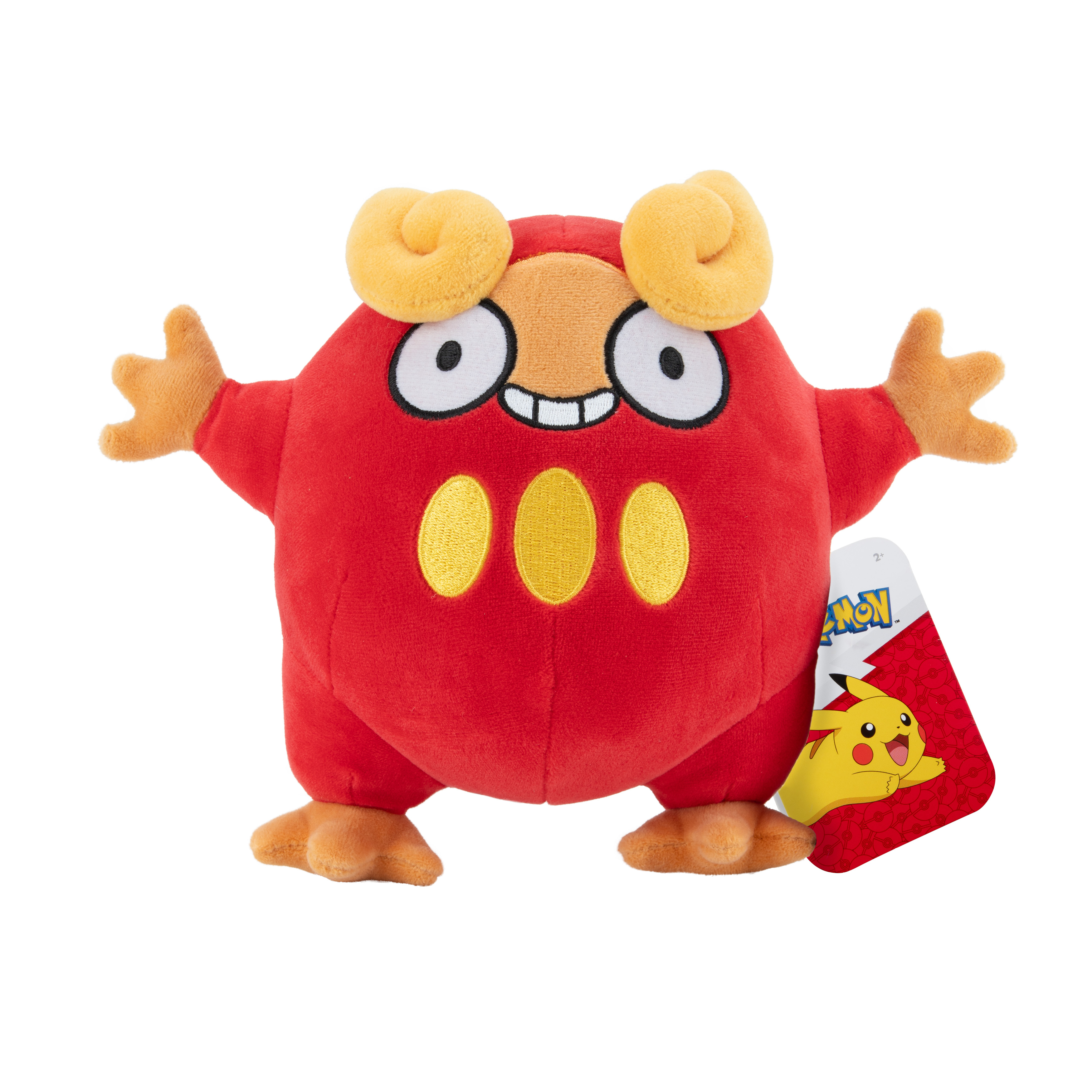 Un peluche rosso di un personaggio Pokémon con dettagli gialli e un'etichetta con Pikachu.