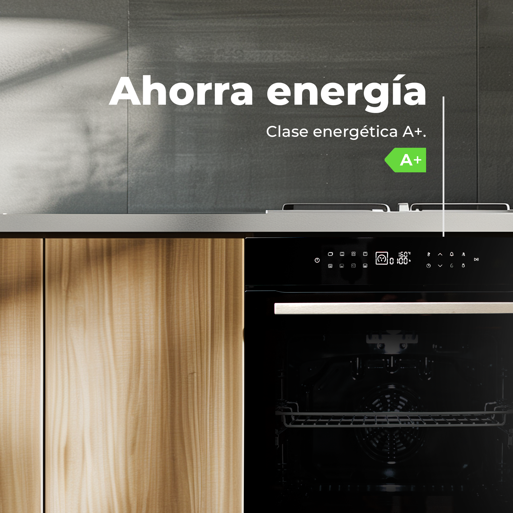 Forno con display digitale che mostra l'efficienza energetica A+.