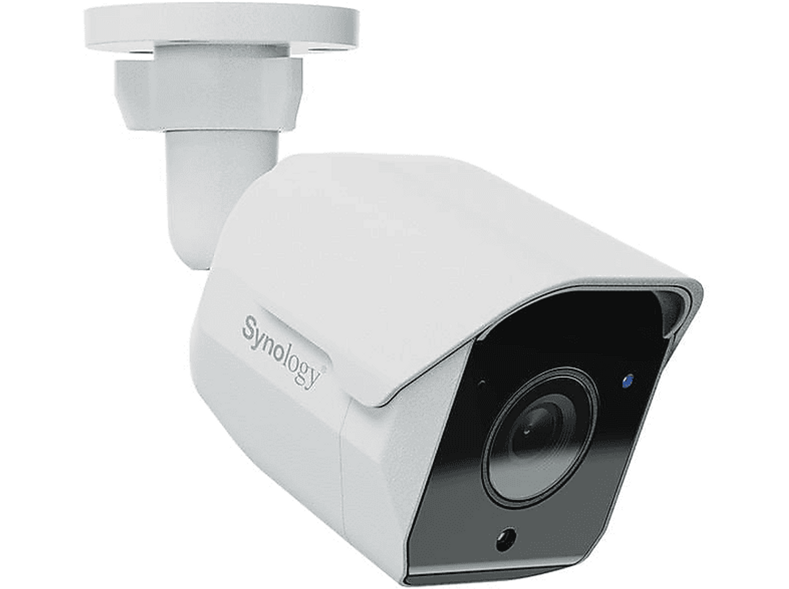 Biała kamera bezpieczeństwa z napisem Synology. Zamontowana na białej podstawie. Obiektyw jest czarny.