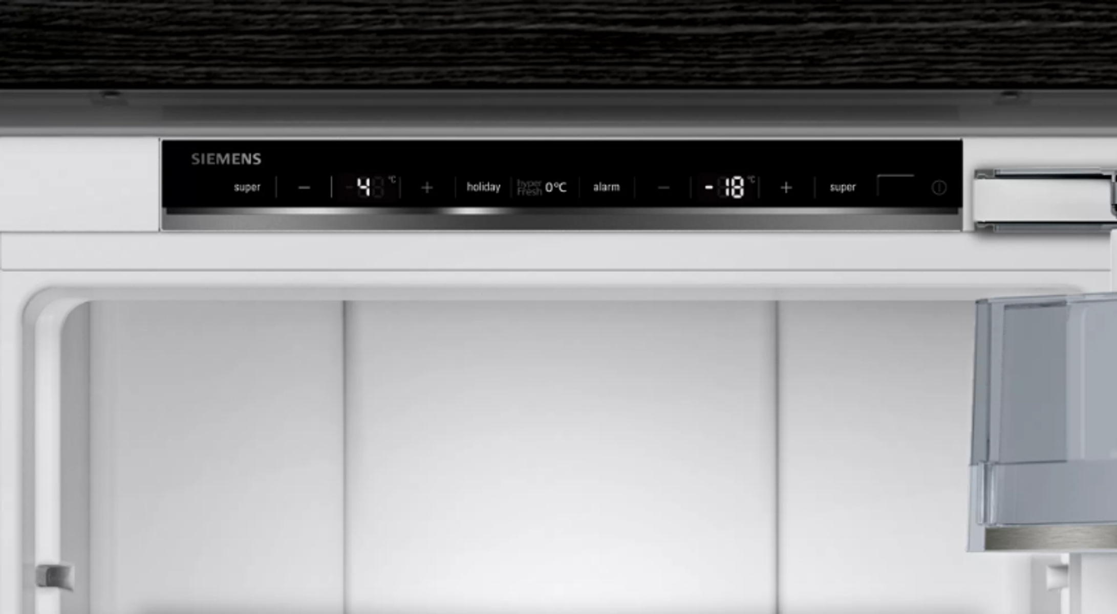 Refrigerator control panel. Displays settings for temperature, with the Siemens logo visible.