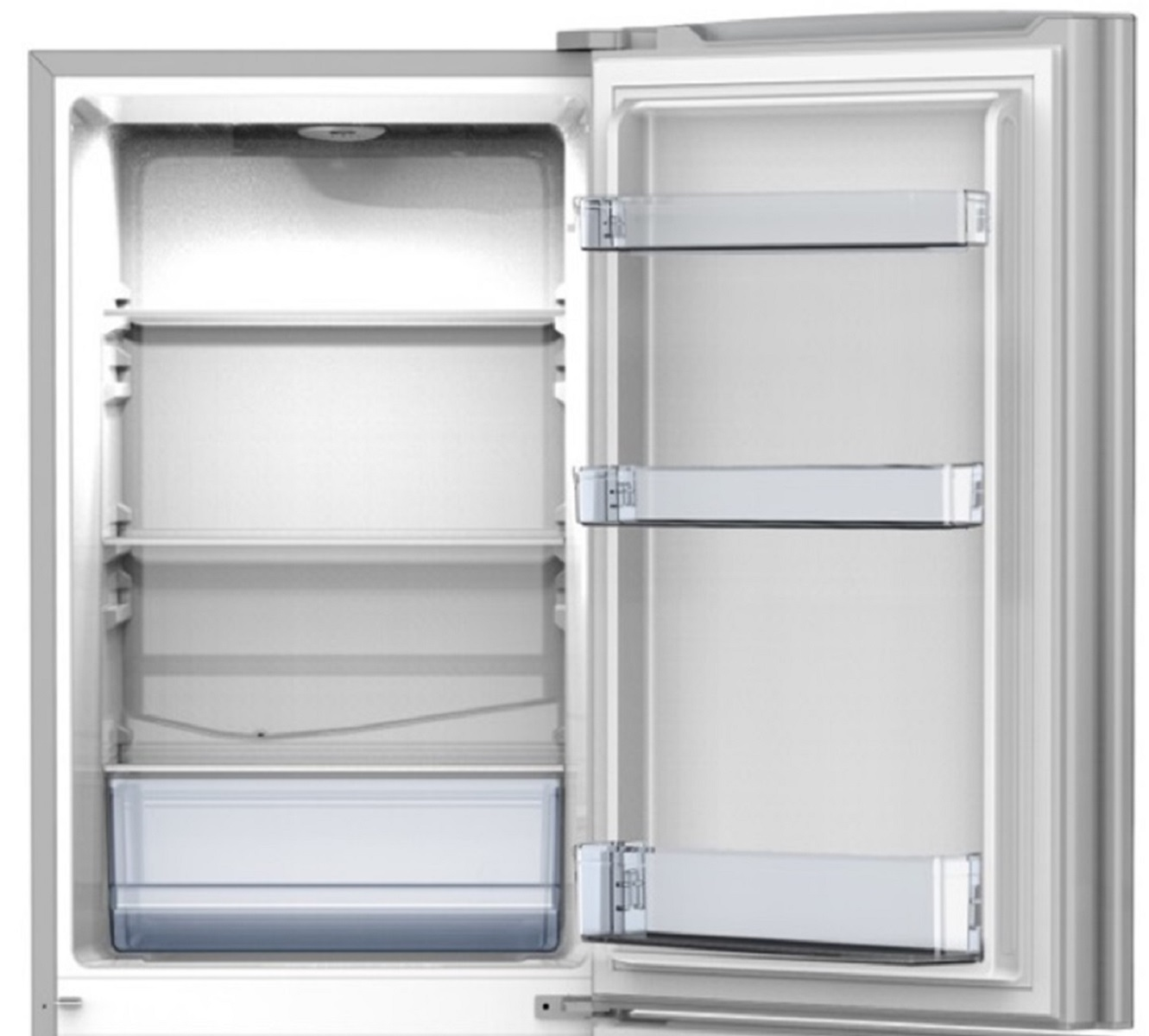 Ein Kühlschrank mit offener Tür. Innen Regale und eine transparente Schublade.