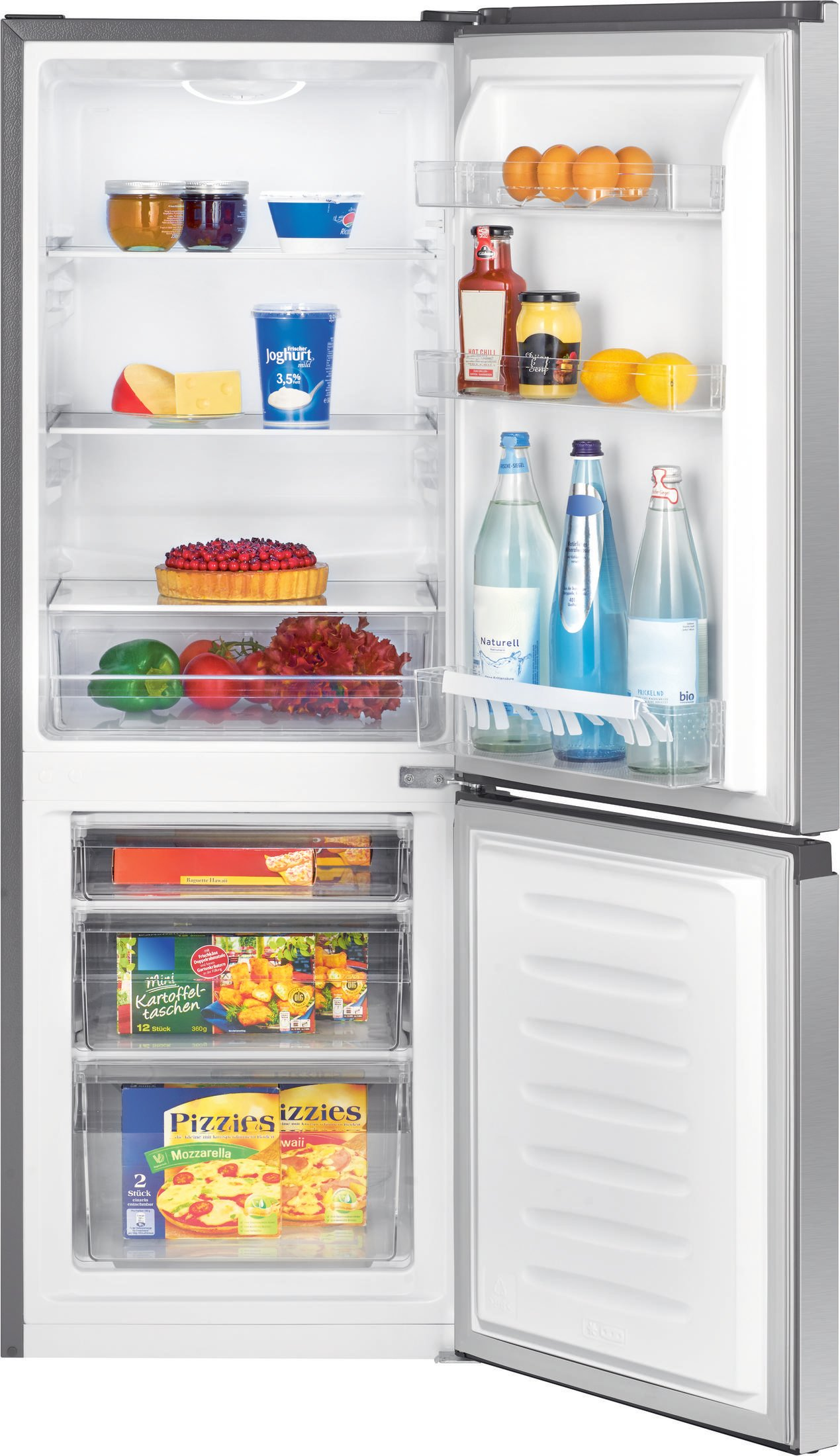 Refrigerador abierto lleno de comestibles: huevos, yogur, queso, verduras, jugo, agua y pizza.