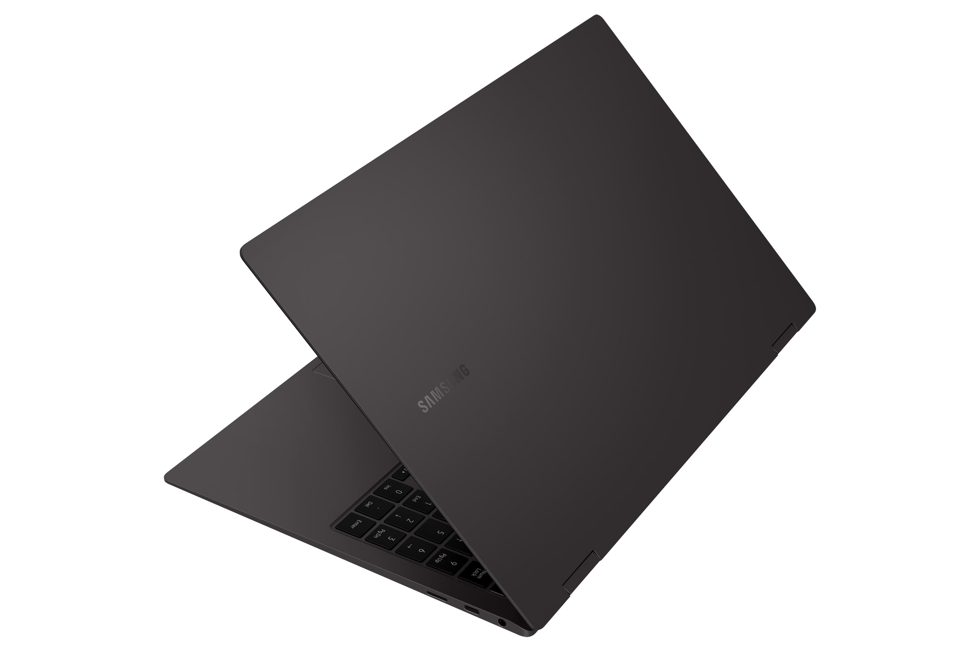 Ein schwarzer Laptop mit Samsung Logo auf der Rückseite, auf weißem Hintergrund.