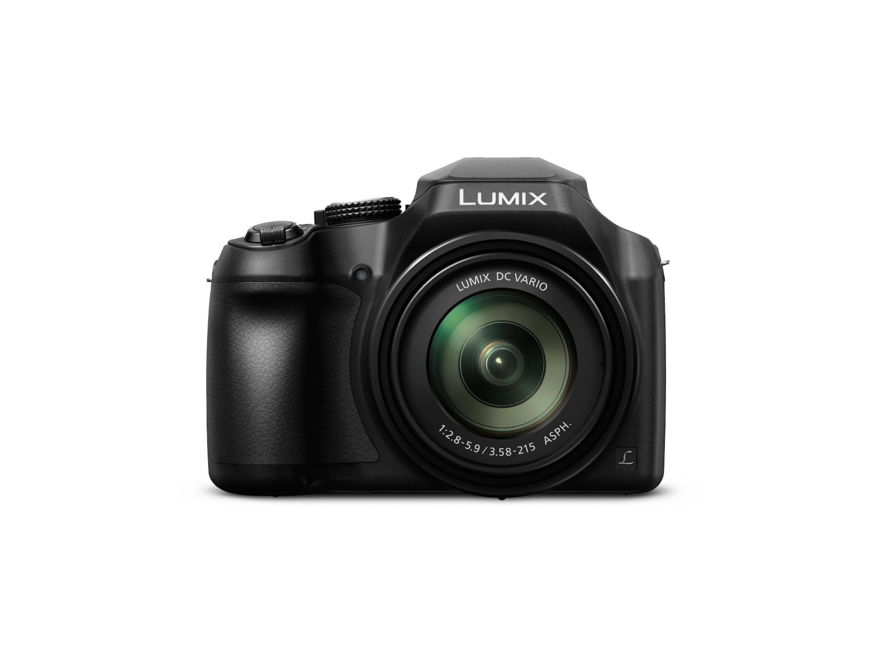 Schwarze Kamera mit Objektiv, der Markenname 'LUMIX' ist oben sichtbar.