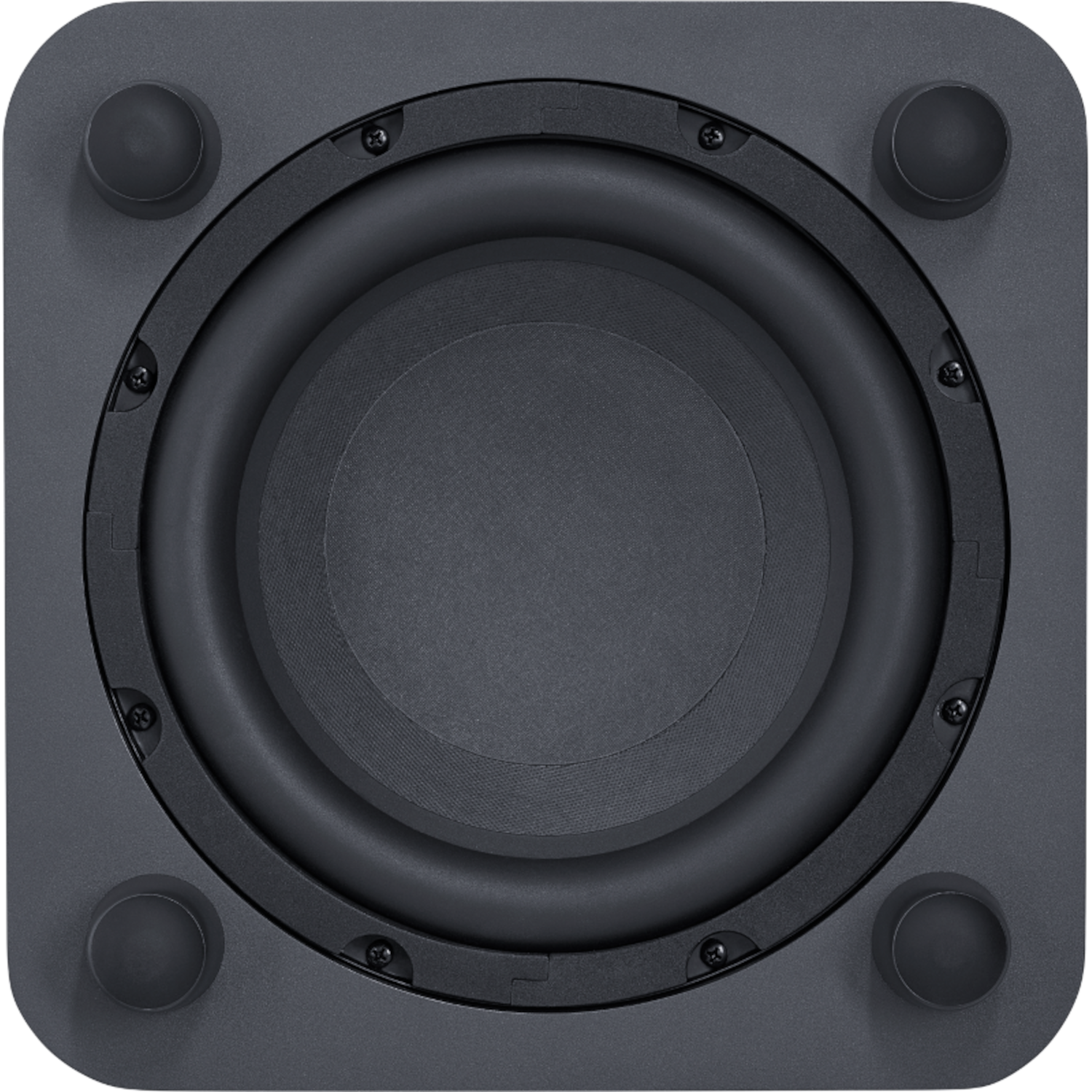 Merkezi bir koni ve dört ayaklı siyah bir subwoofer hoparlör.
