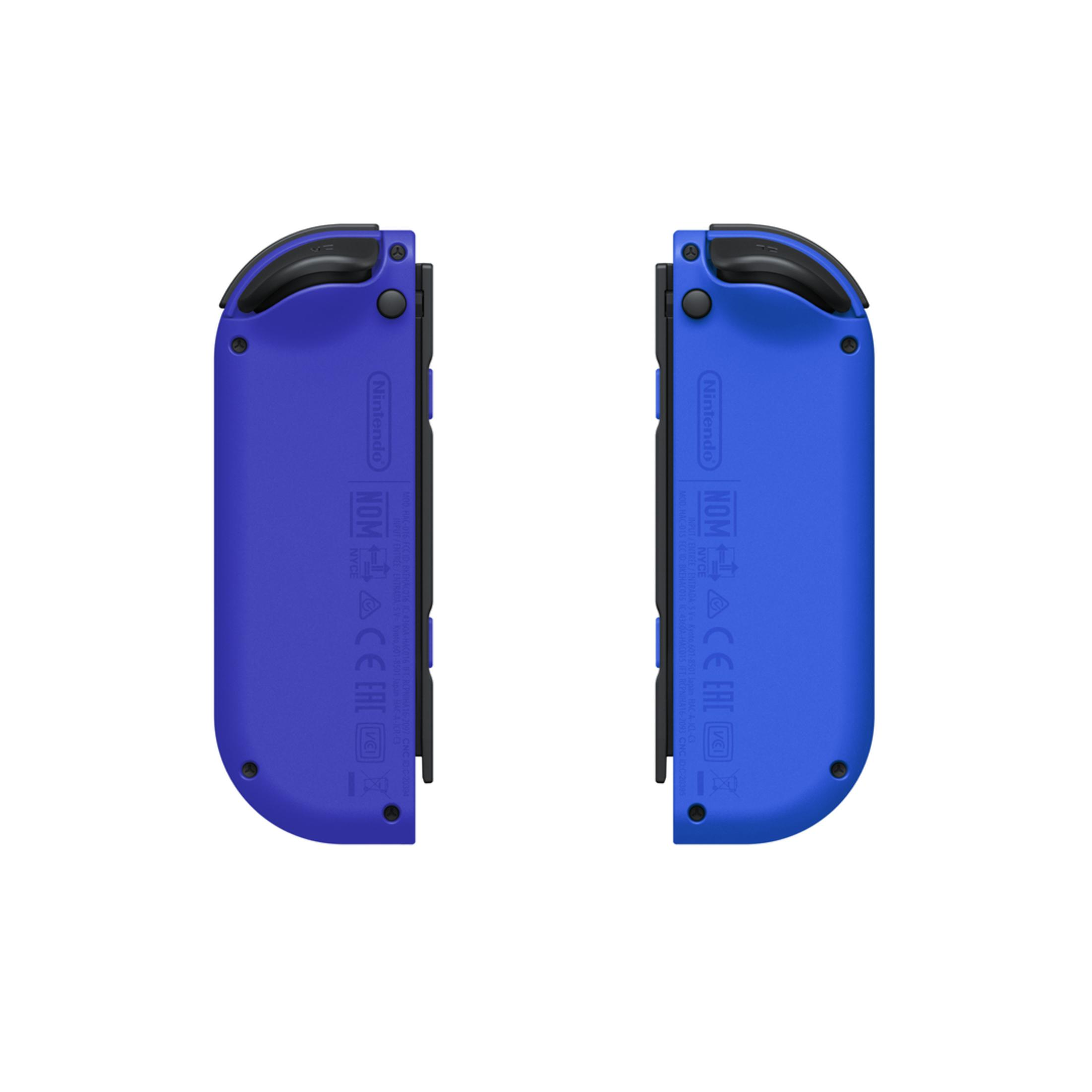 Zwei blaue Nintendo Switch Joy-Cons, einer lila. Weißer Hintergrund.