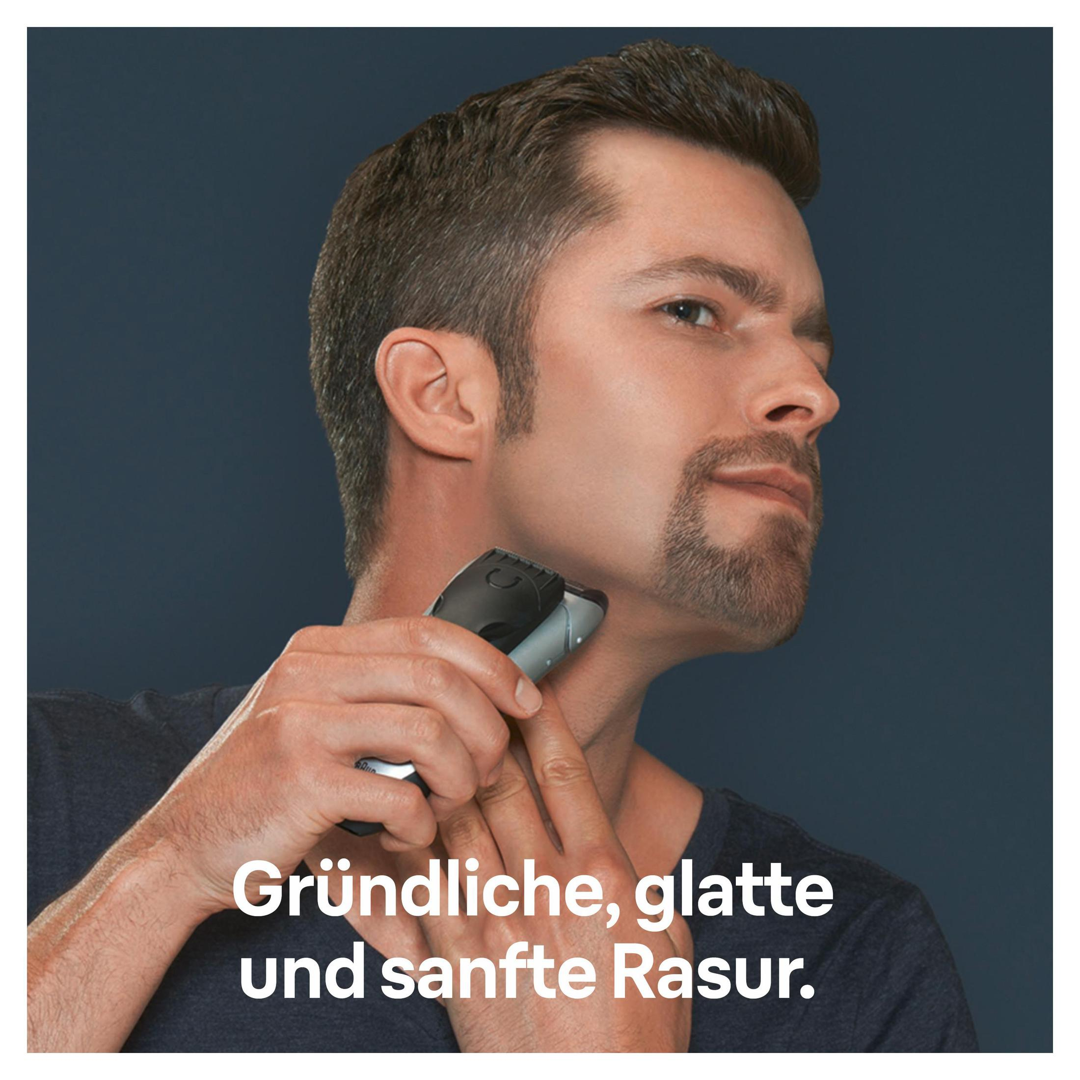 Hombre afeitándose el cuello con afeitadora, texto: 'Afeitado profundo, suave y delicado'.