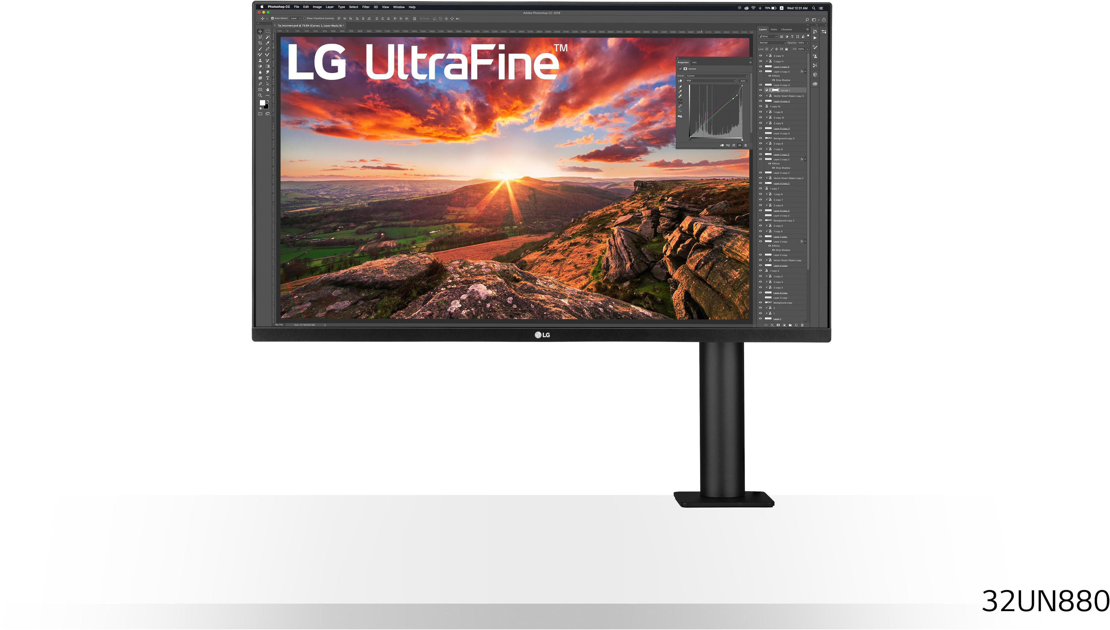 Un monitor LG UltraFine con software sullo schermo, su un supporto.