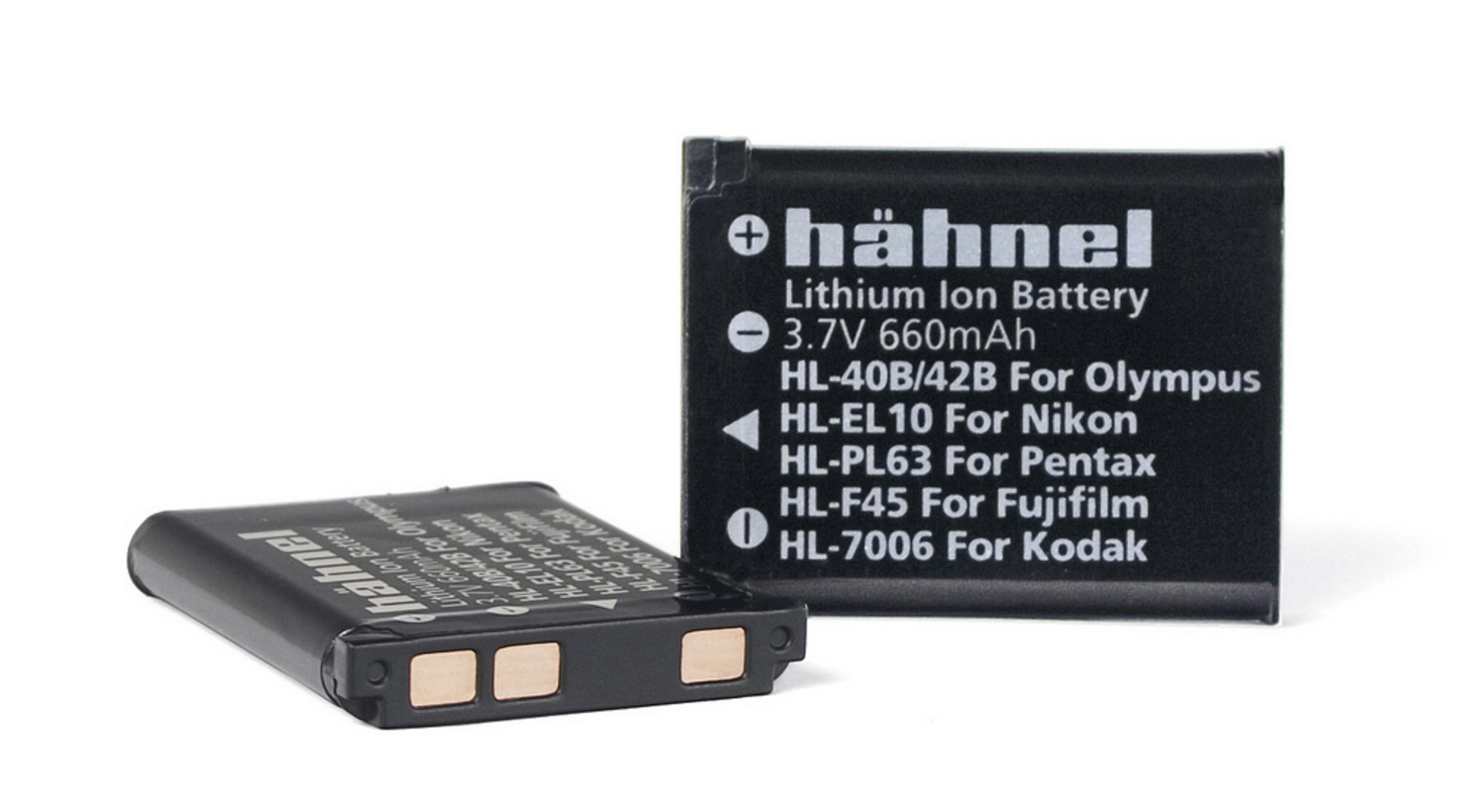 Zwei schwarze Batterien für eine Kamera.