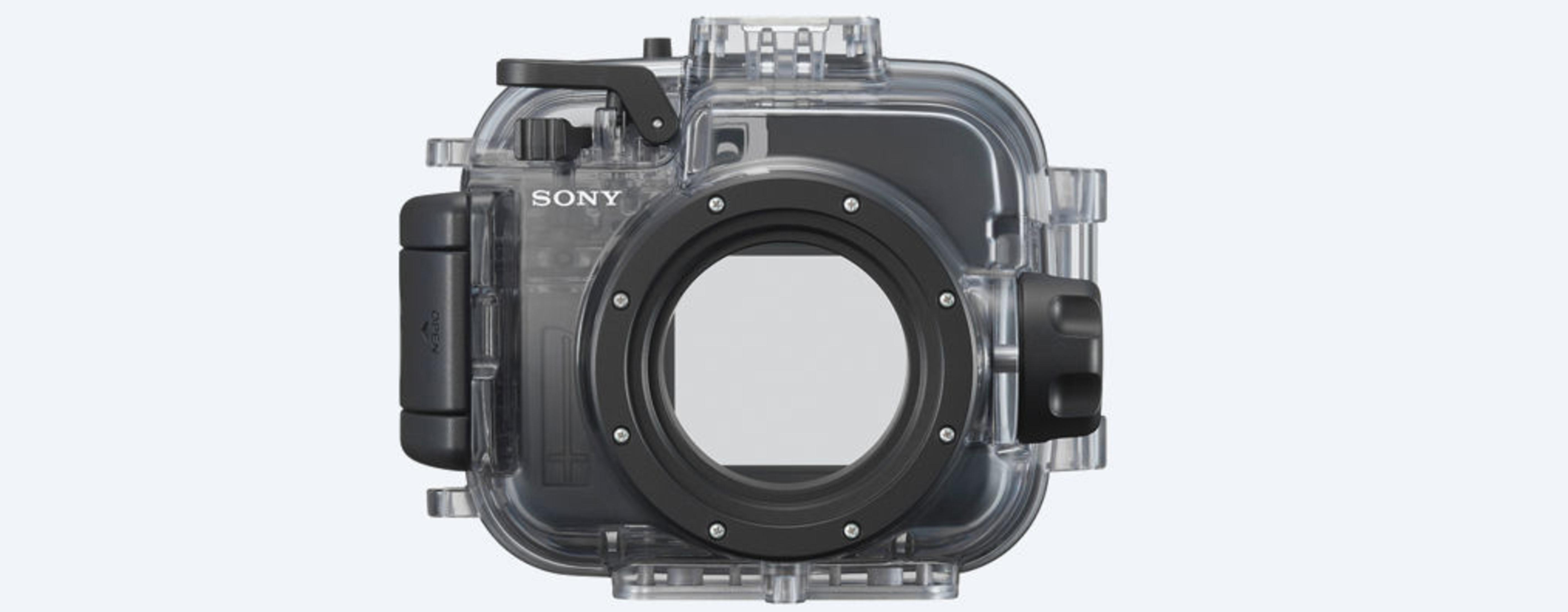 Un boîtier de caméra sous-marine transparent avec le logo "SONY" sur fond blanc.