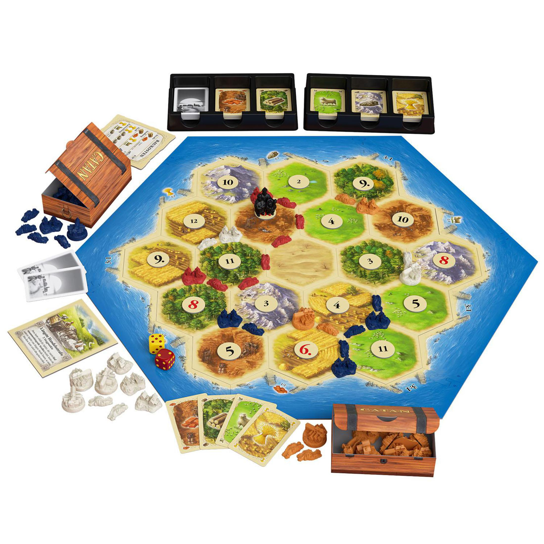 Ein Catan-Brettspiel, das die Insel, Ressourcen, Entwicklungskarten und Würfel zeigt. Enthält eine Holzkiste.