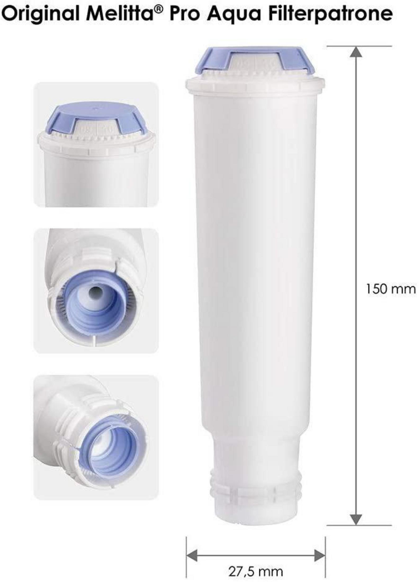 Weißes Wasserfilterpatrone, mit blauen Details, Abmessungen.