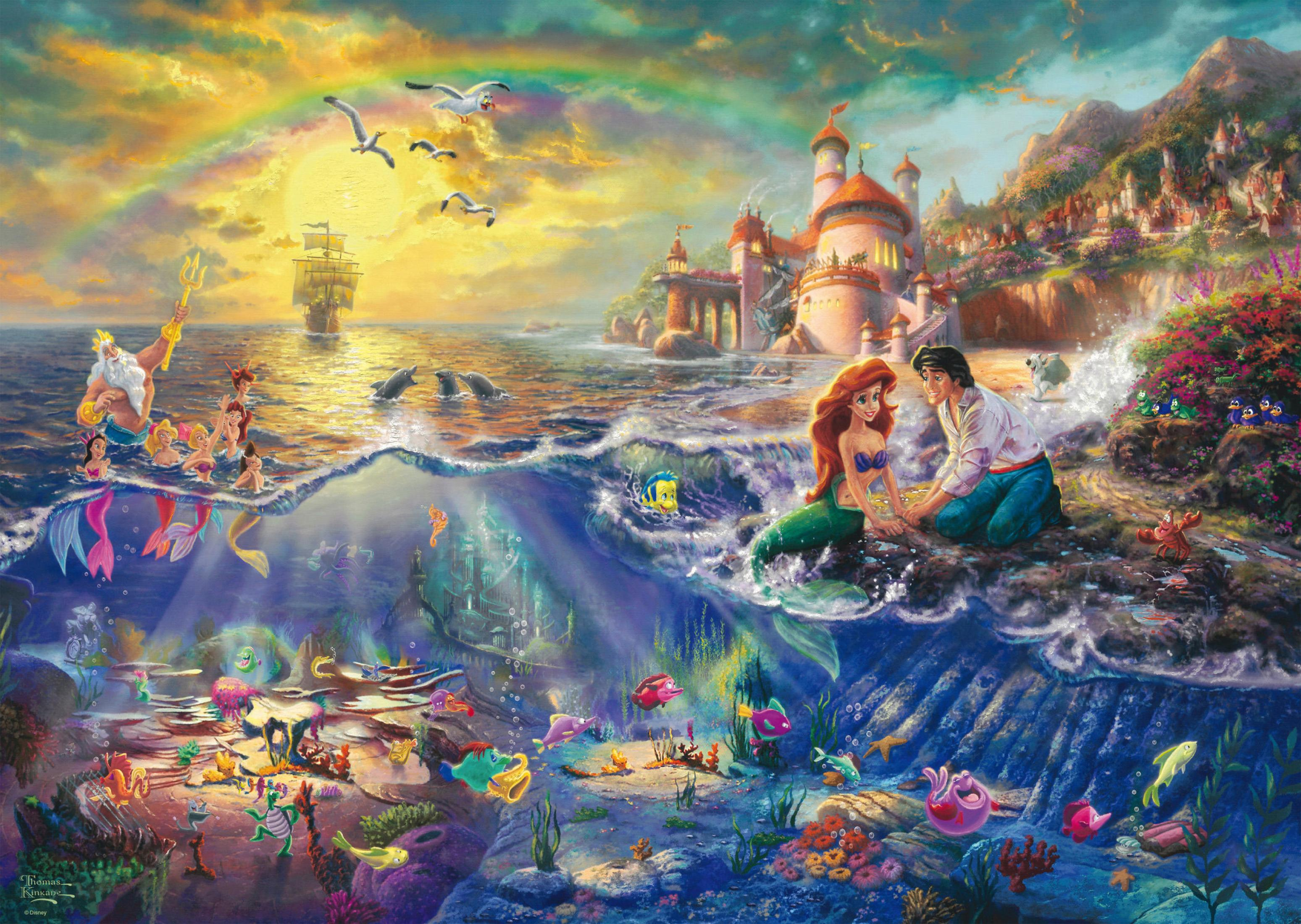 Arielle und Eric in einem Boot, umgeben von Meerjungfrauen und Meeresbewohnern, einem Regenbogen und Schloss.