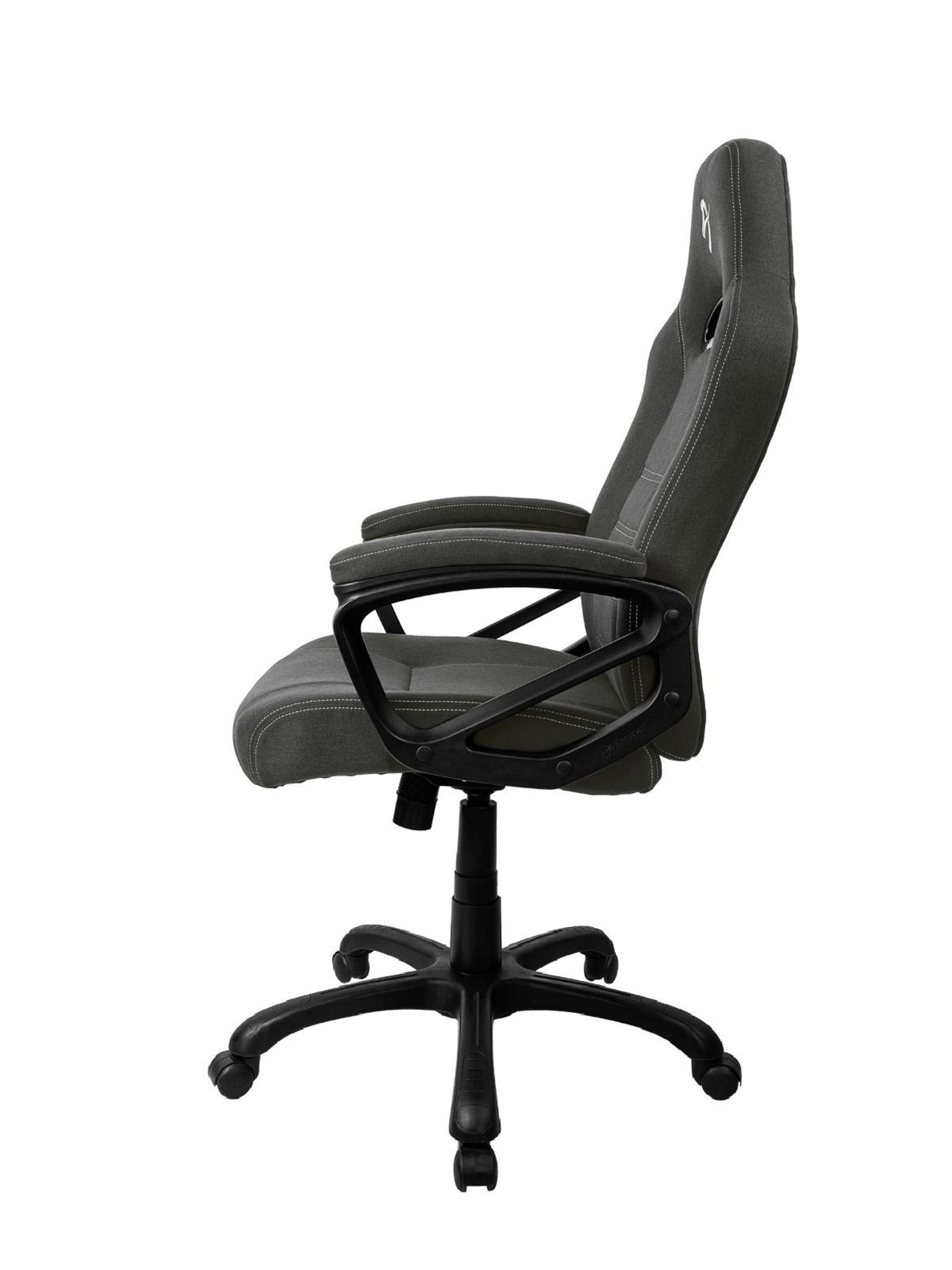 Sedia da gaming grigia, vista laterale. Braccioli e base neri. Sfondo bianco.