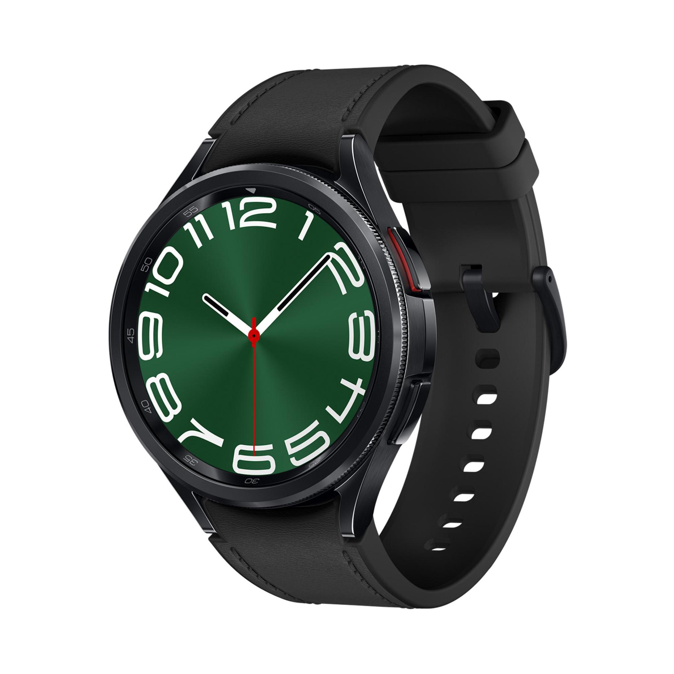 Zwarte smartwatch met groene wijzerplaat, witte cijfers en zwarte leren band.