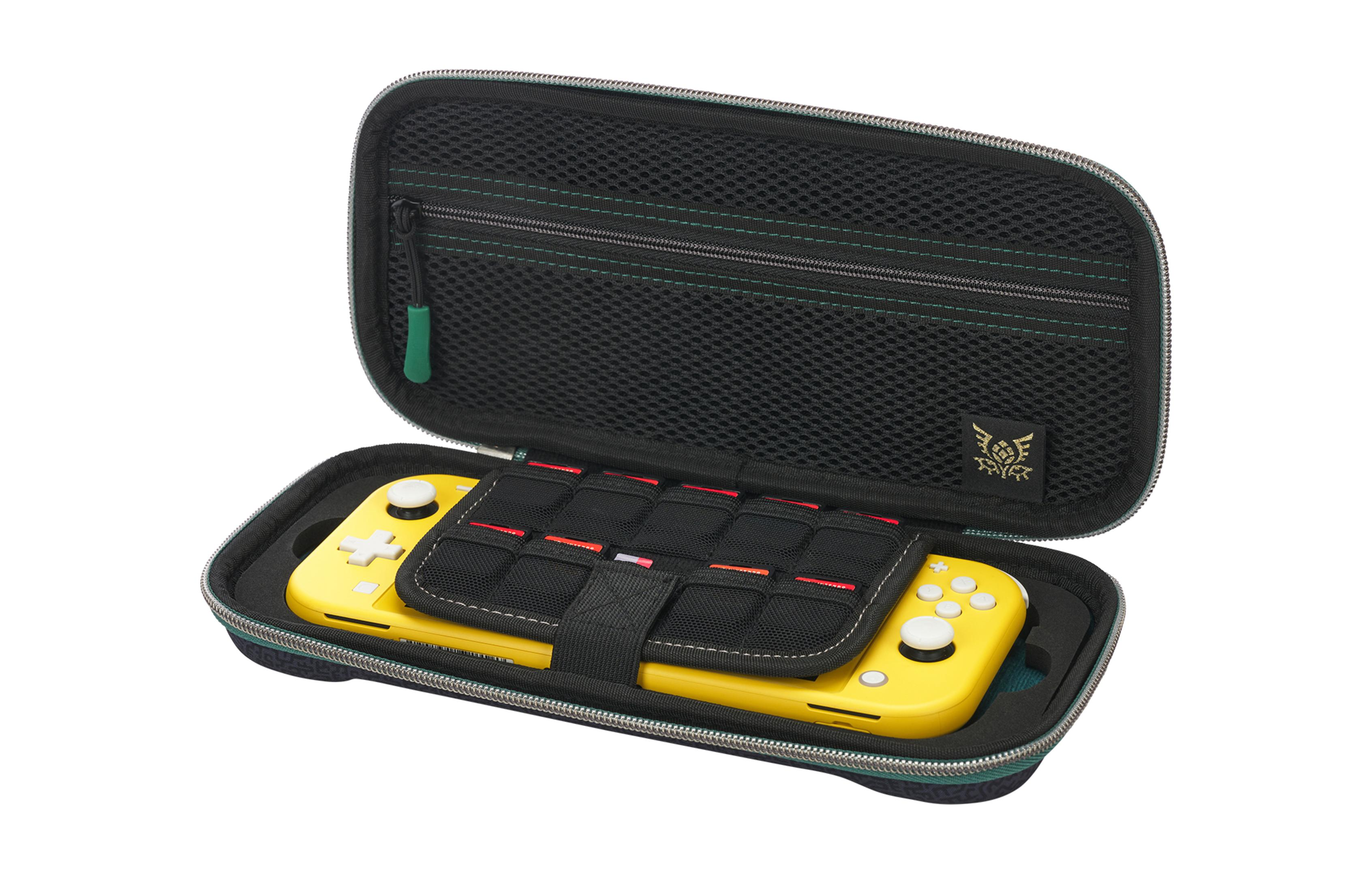 Una Nintendo Switch Lite amarilla dentro de un estuche negro con cremallera verde.