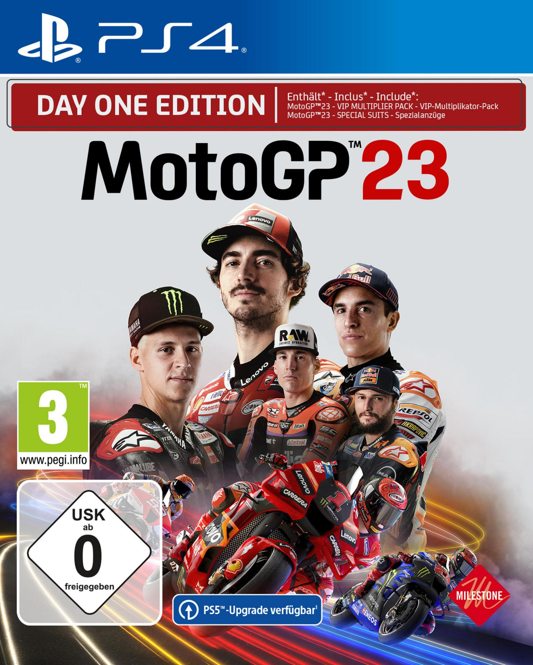 Scatola del gioco MotoGP 23 Day One Edition per PS4. Mostra diversi piloti su motociclette. Sfondo bianco.