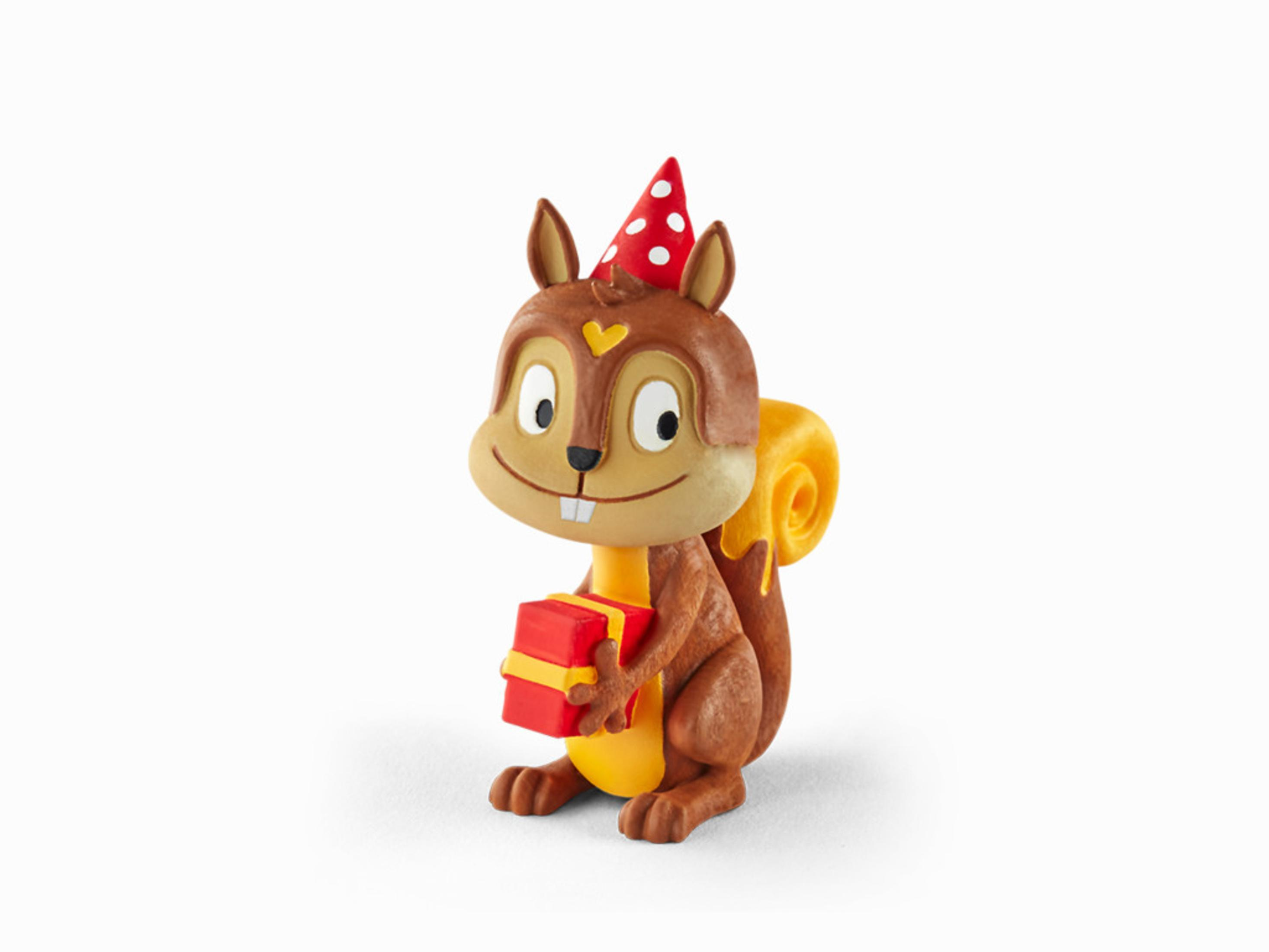 Eichhörnchen-Figur mit Partyhut und rotem Geschenk. Das Eichhörnchen hat einen gelben Bauch und einen braunen Körper.