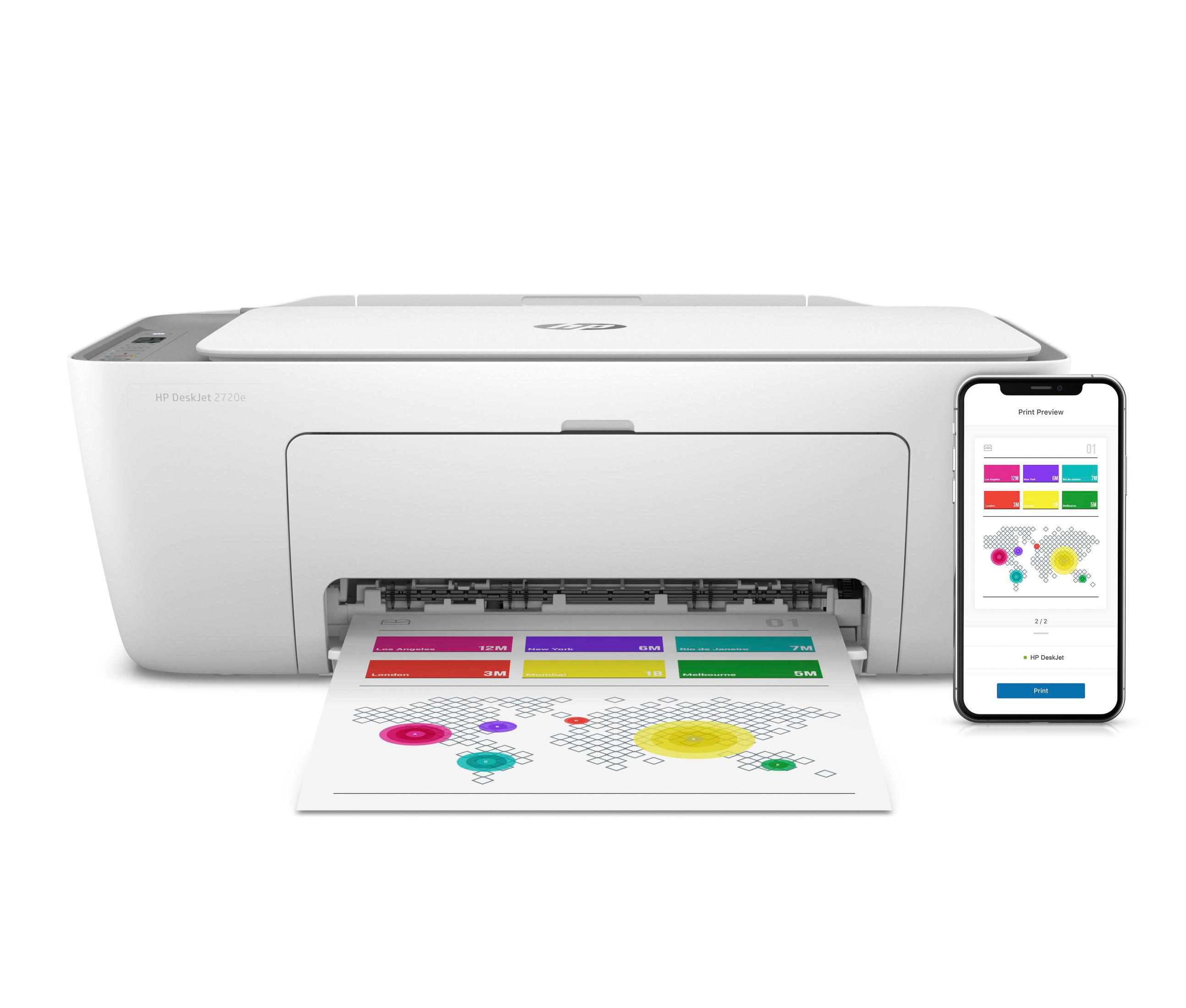 Impresora blanca HP DeskJet 2720e, con un teléfono que muestra un gráfico de mapa del mundo.