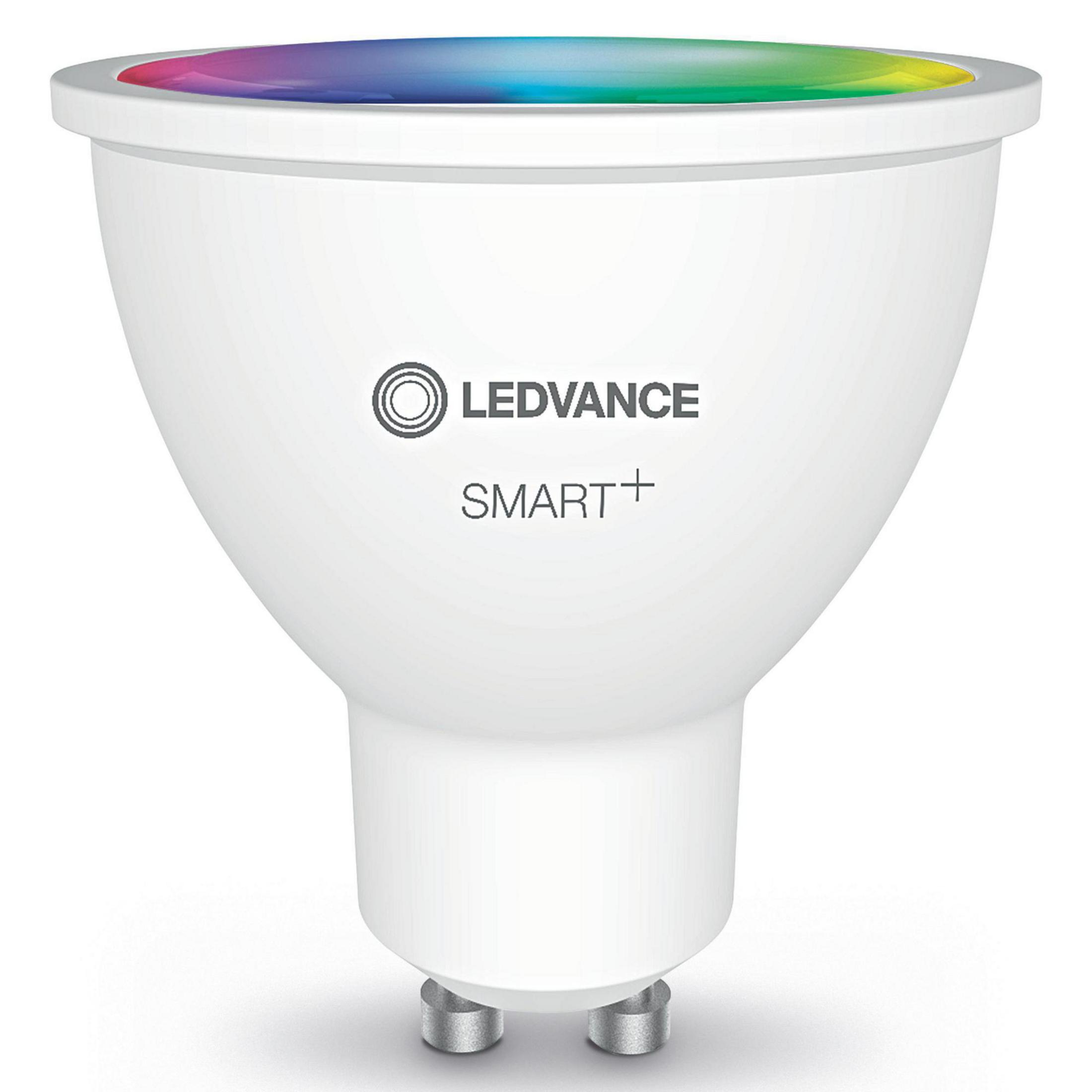 Weiße Ledvance Smart+ LED-Glühbirne mit farbigem Oberteil, das Logo der Marke wird gezeigt.