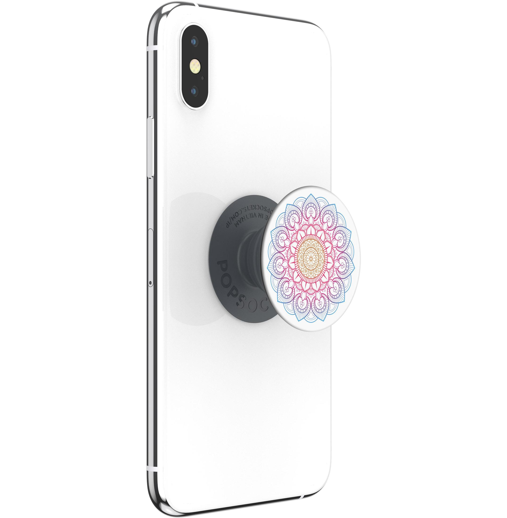 Weißes Telefon mit Mandala-PopSocket befestigt. PopSocket hat ein farbenfrohes, kreisförmiges Design. Weißer Hintergrund.