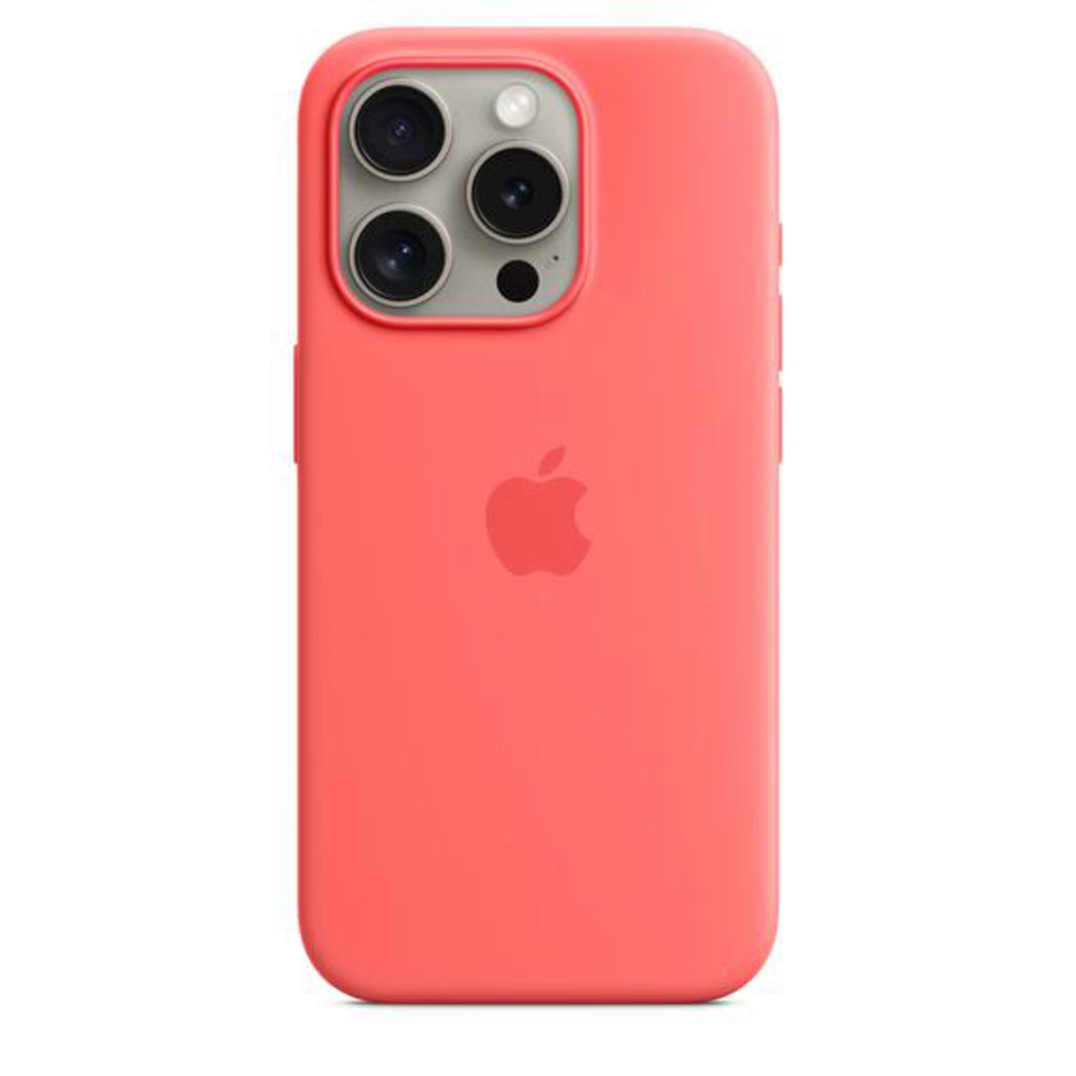 Una custodia per telefono color corallo con tre lenti della fotocamera e un logo Apple.