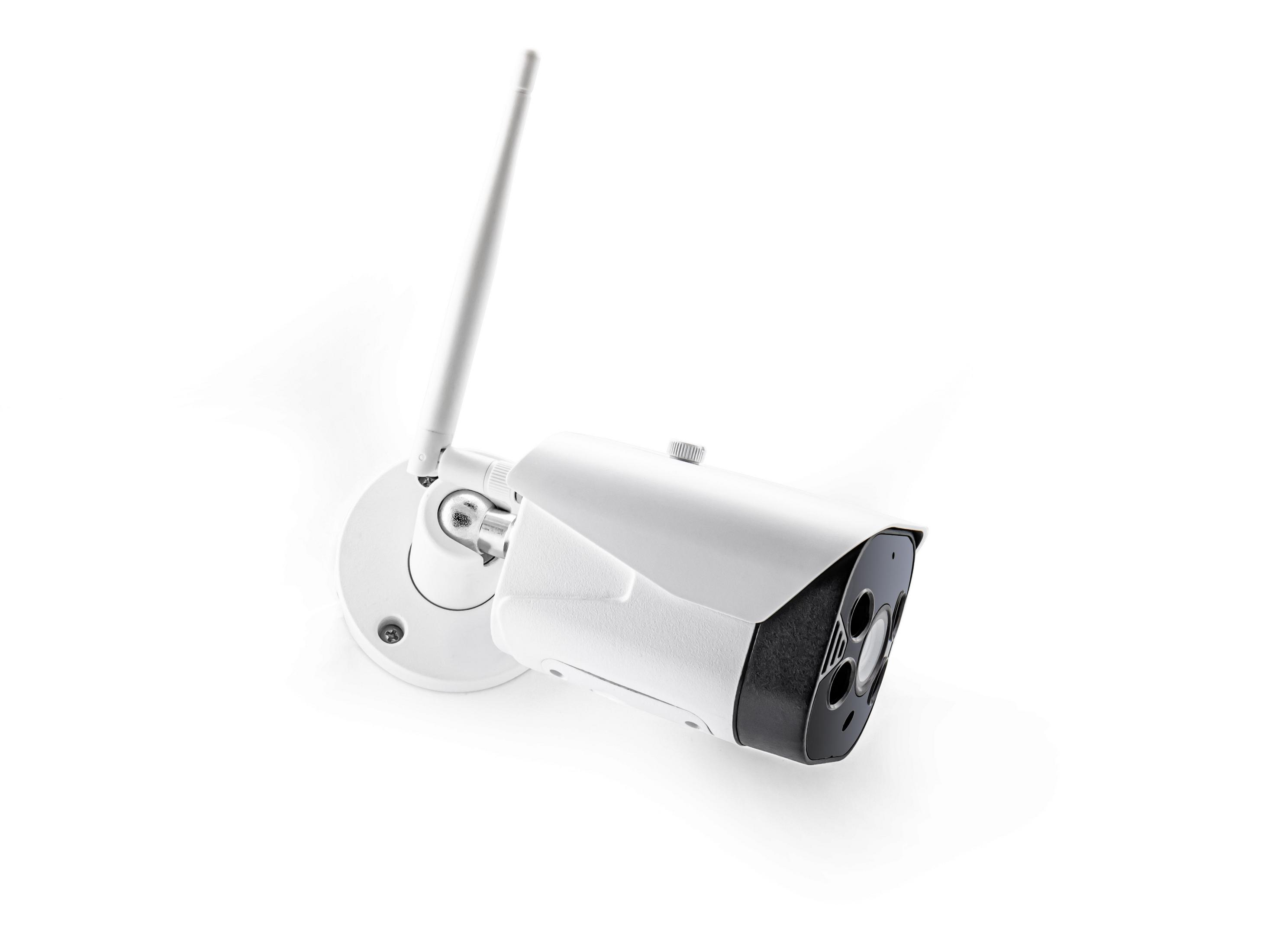 Eine weiße Überwachungskamera mit einer Antenne. Sie ist auf einer weißen Oberfläche montiert.
