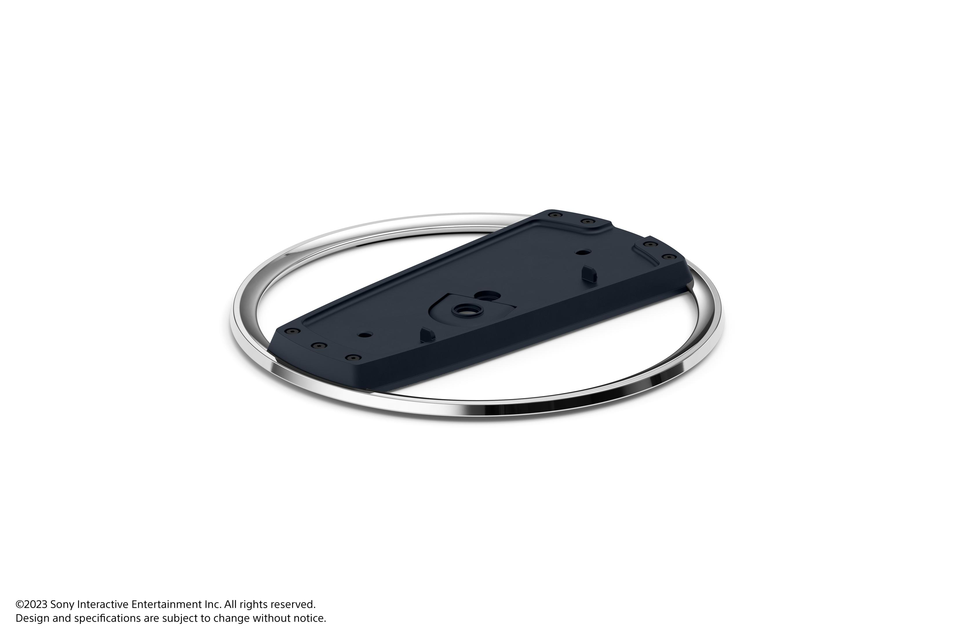 Schwarzer und silberner Ständer. Eine dunkle Basis mit einem silbernen Ring darum.