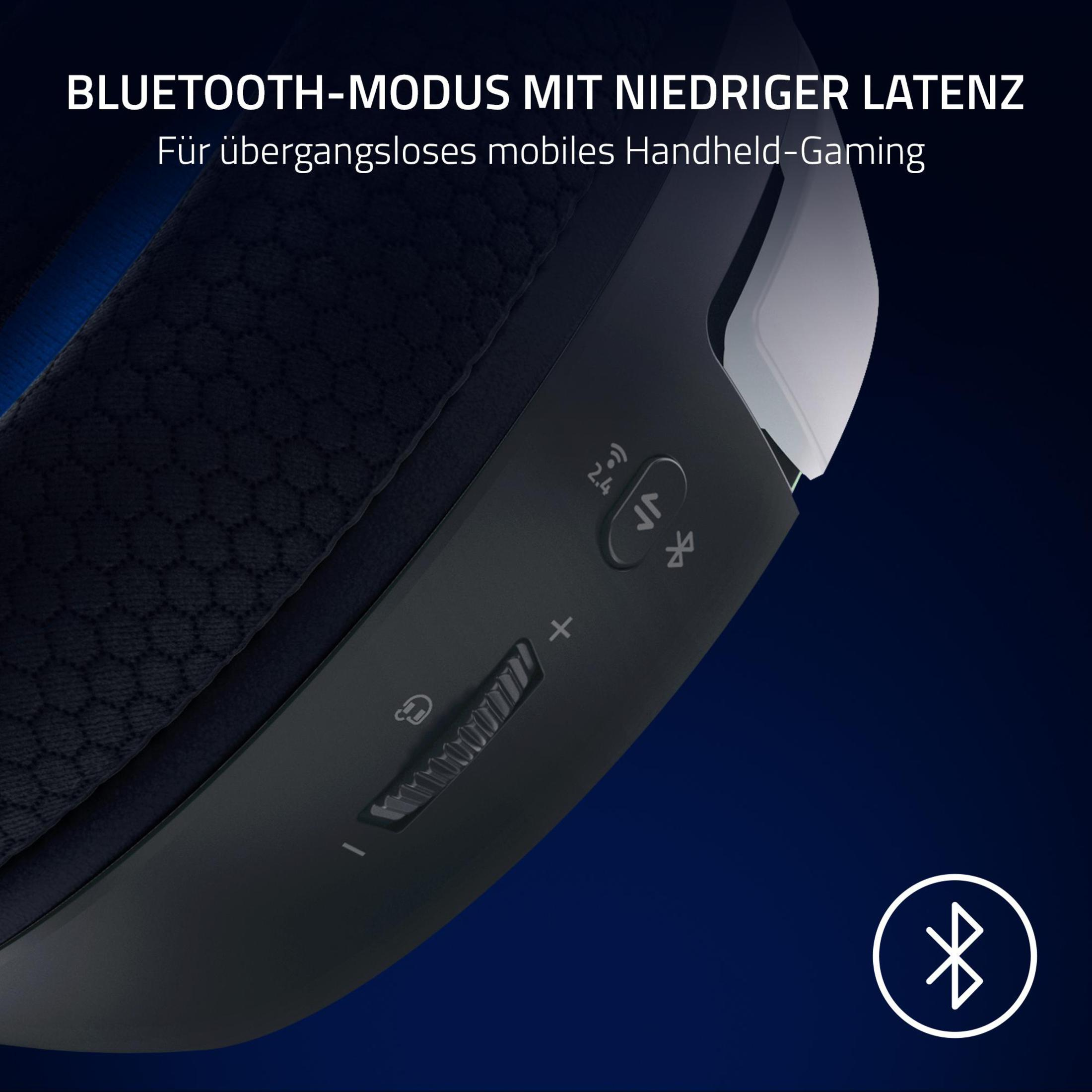 Zbliżenie zestawu słuchawkowego z przyciskami sterowania. Tekst wskazuje tryb bluetooth o niskim opóźnieniu.