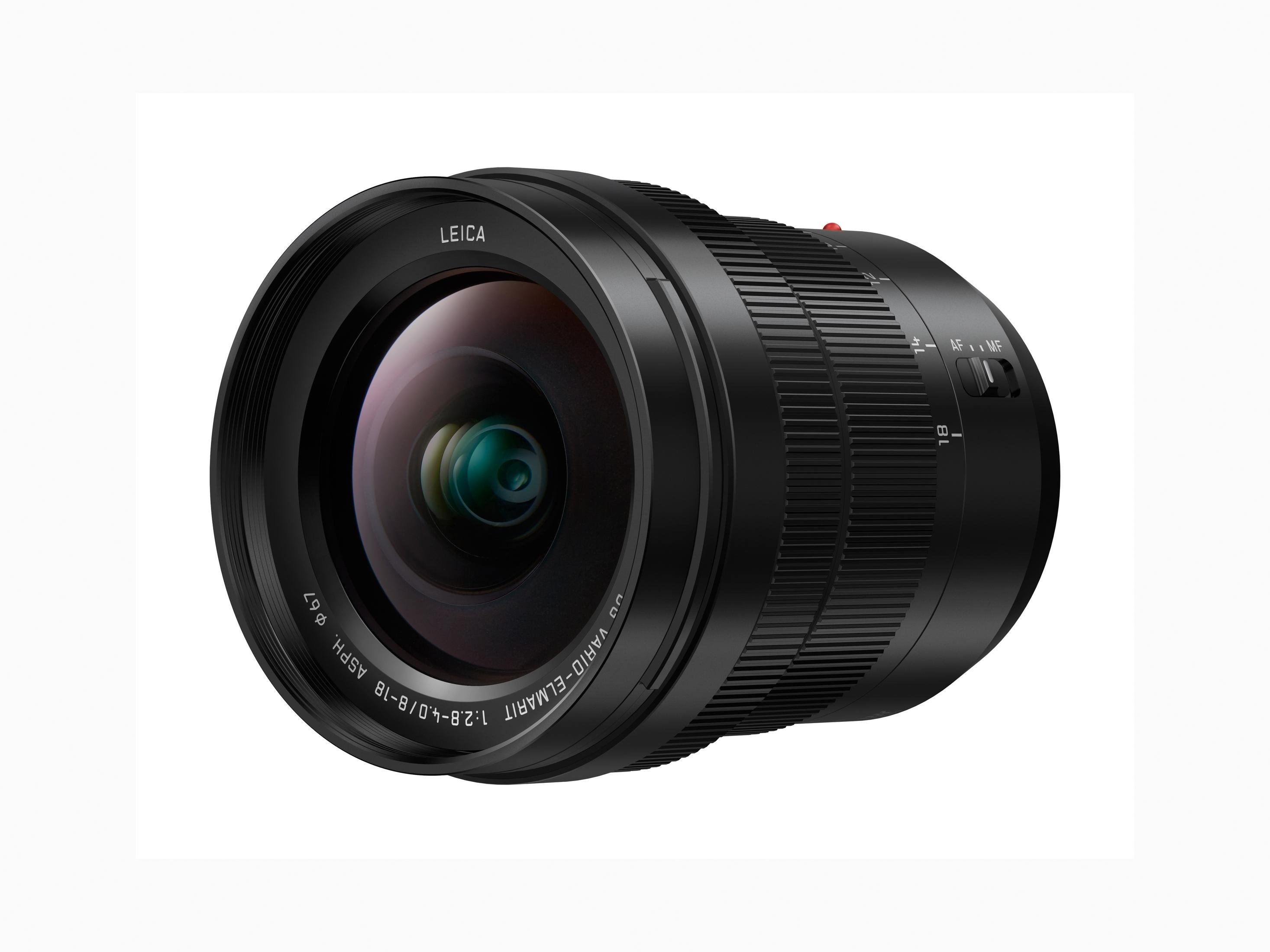 Schwarzes Leica Kameraobjektiv auf weißem Hintergrund. Das Objektiv hat Weitwinkel.