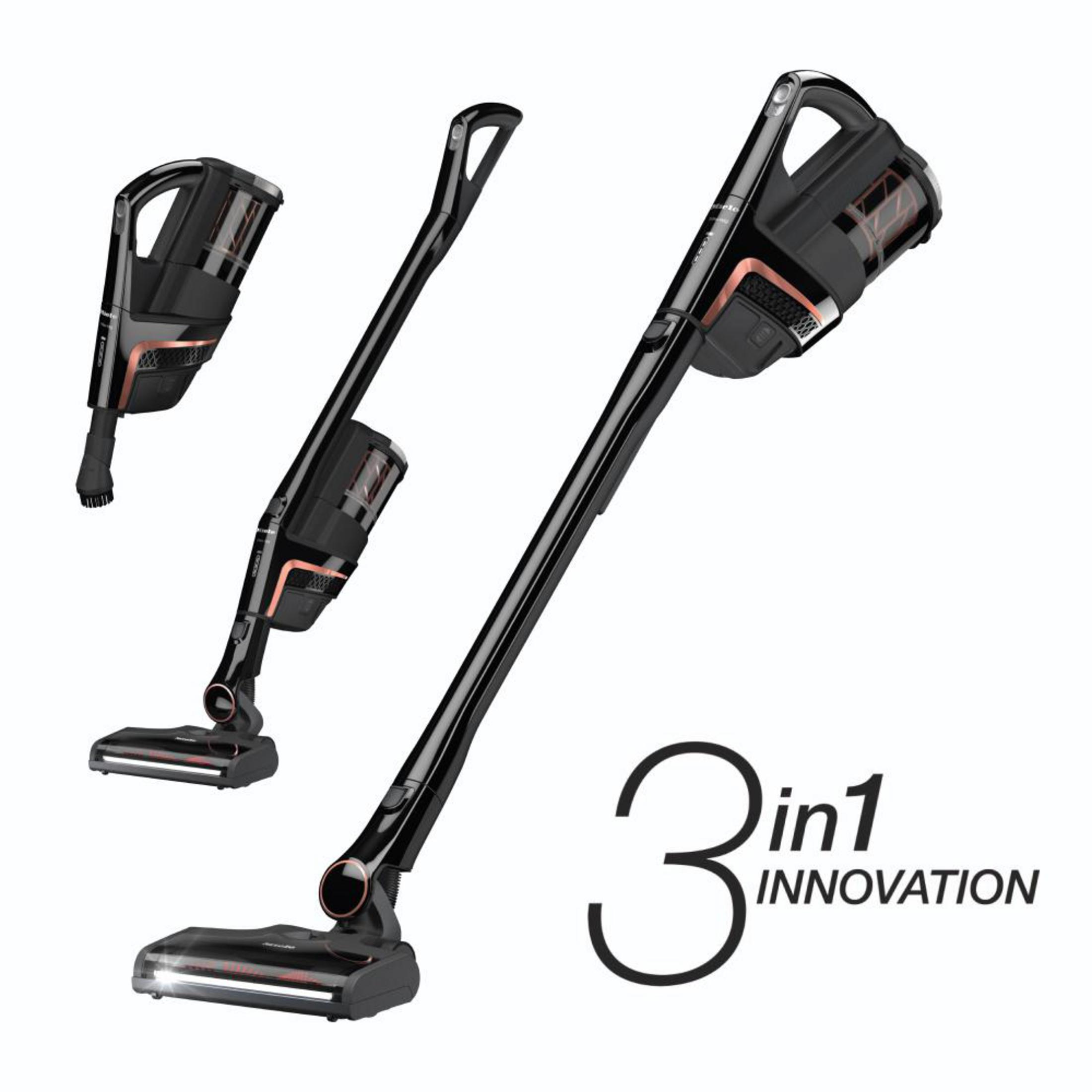 Drei schwarze Miele-Staubsauger mit einem 3in1 Innovation-Text.