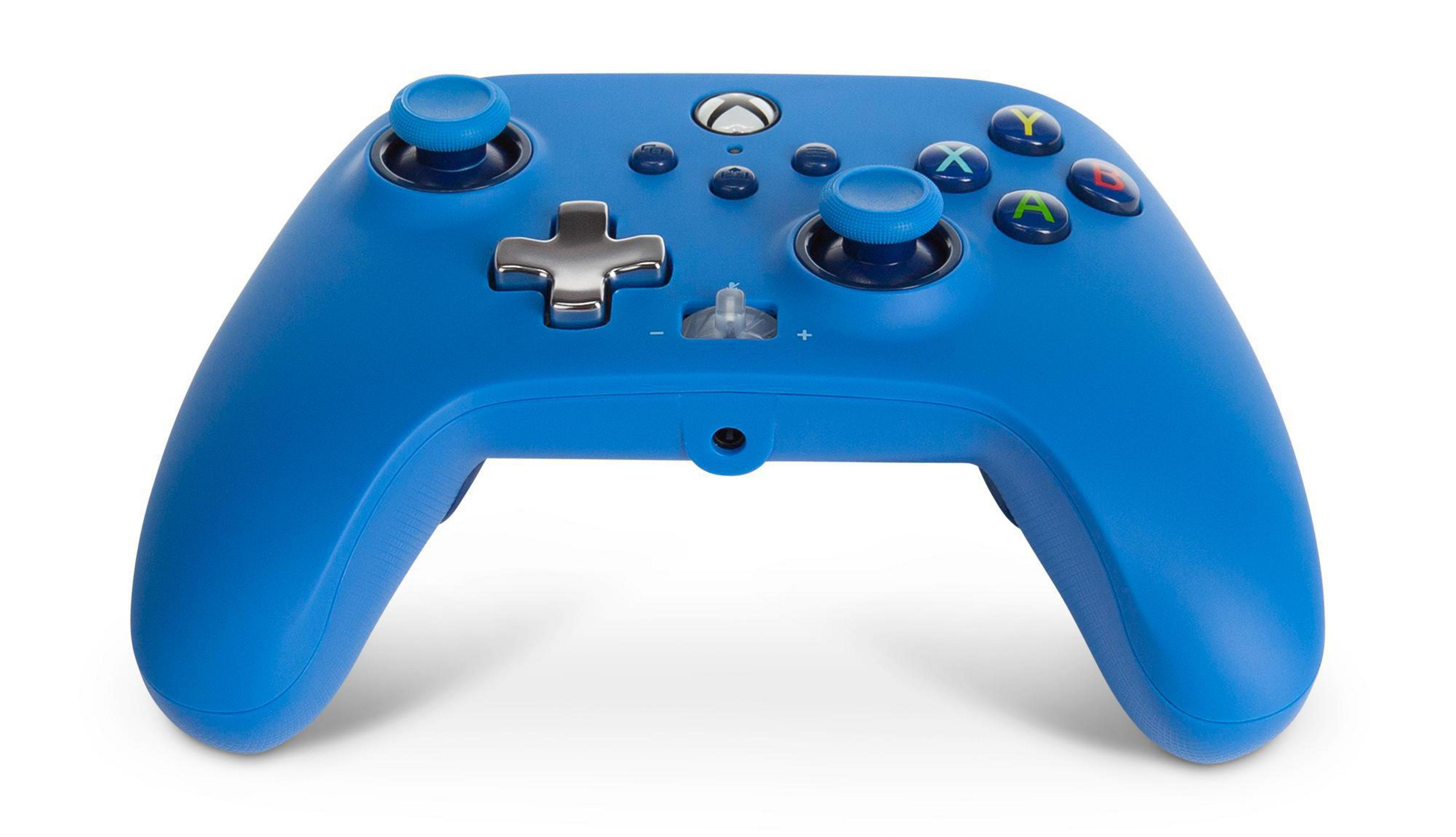 Blauer Xbox-Controller mit mehreren Tasten. Der Controller hat ein kreuzförmiges Steuerkreuz und zwei Analog-Sticks.