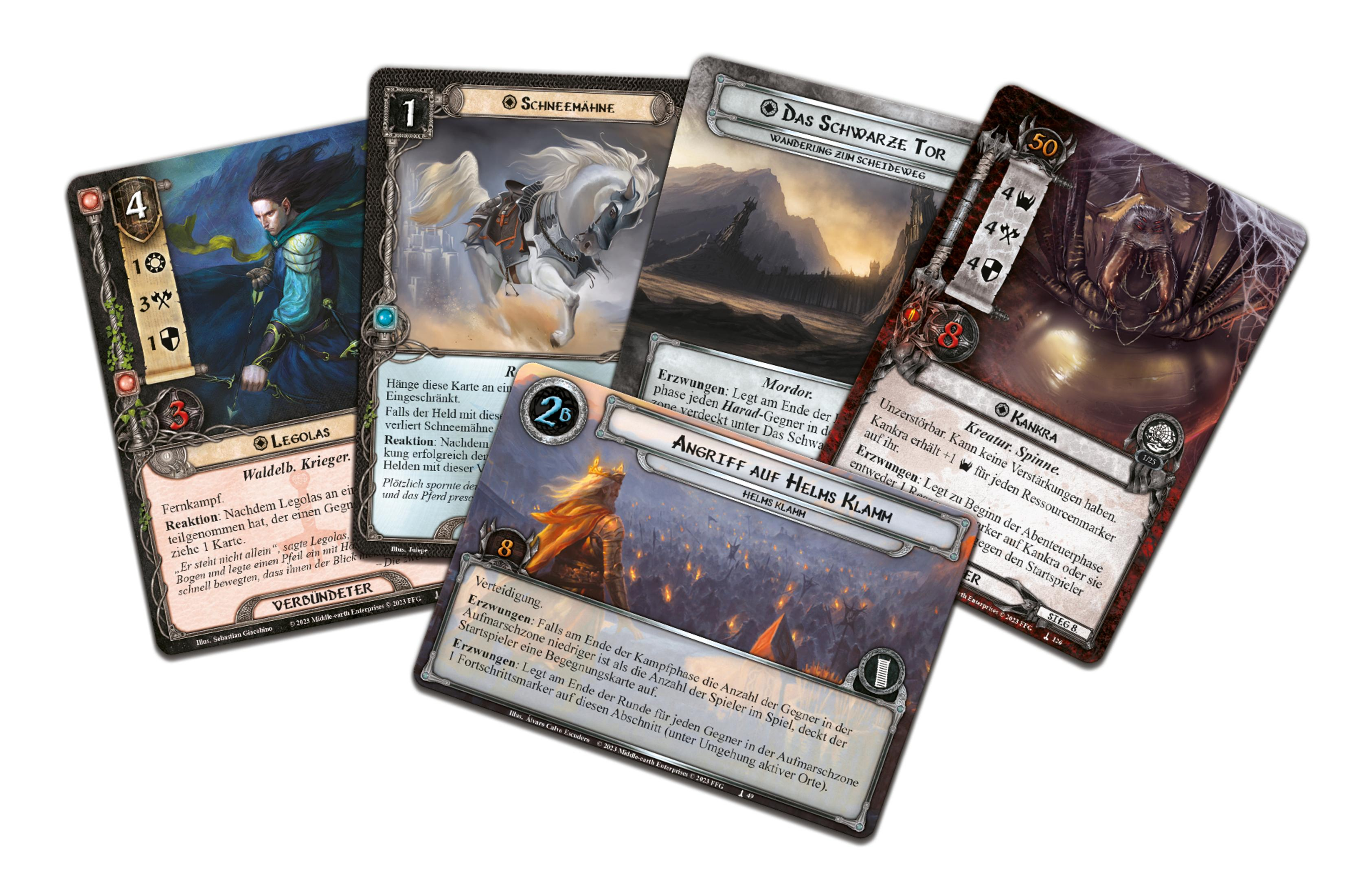 Karten aus einem Fantasy-Spiel, die Charaktere, Schauplätze und Spieldetails zeigen.